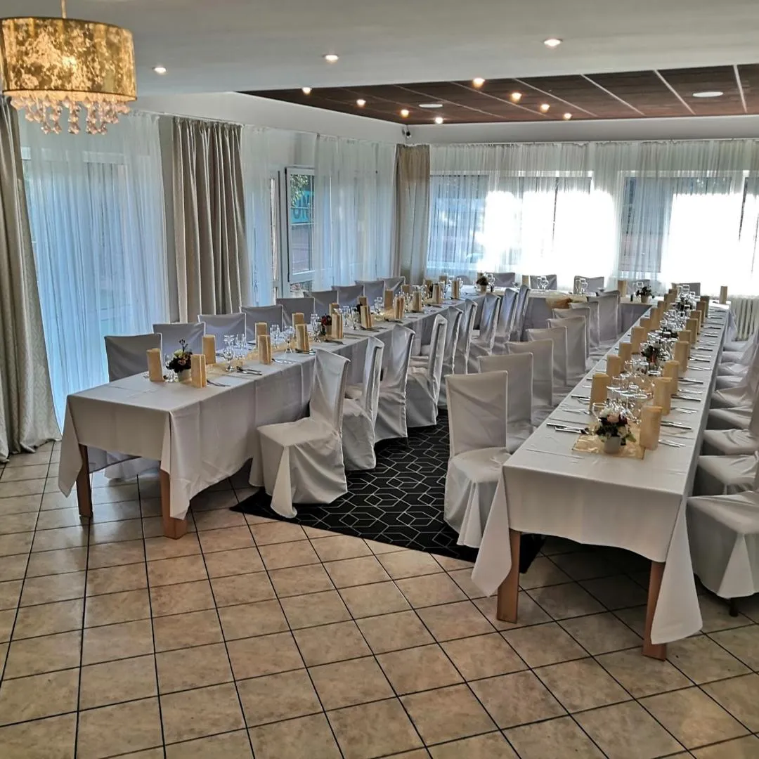 Restaurant/places to eat, Banquet Facilities in InterSport Hotel