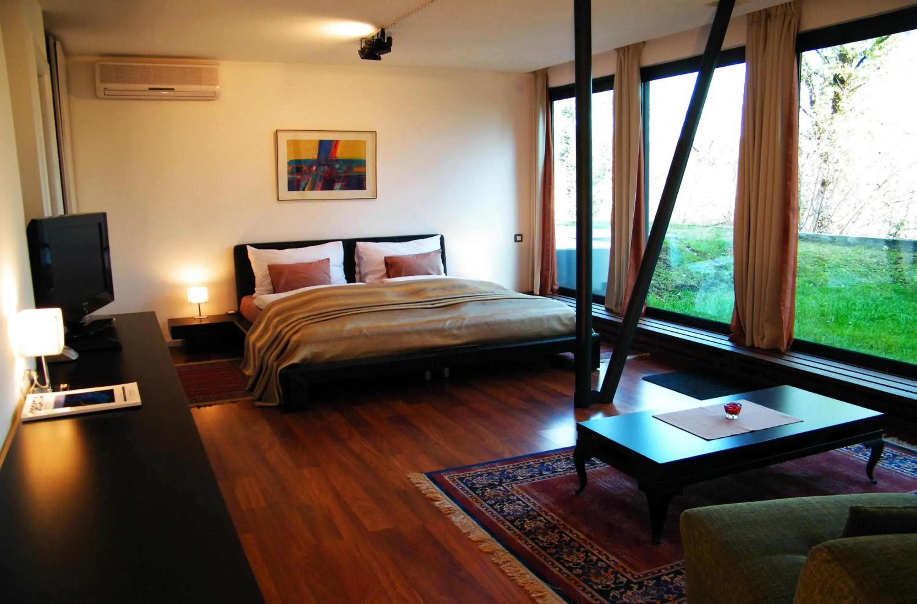 Junior Suite with Garden View - single occupancy in Hotel President Junior Suite with Garden View - single occupancy in Hotel President