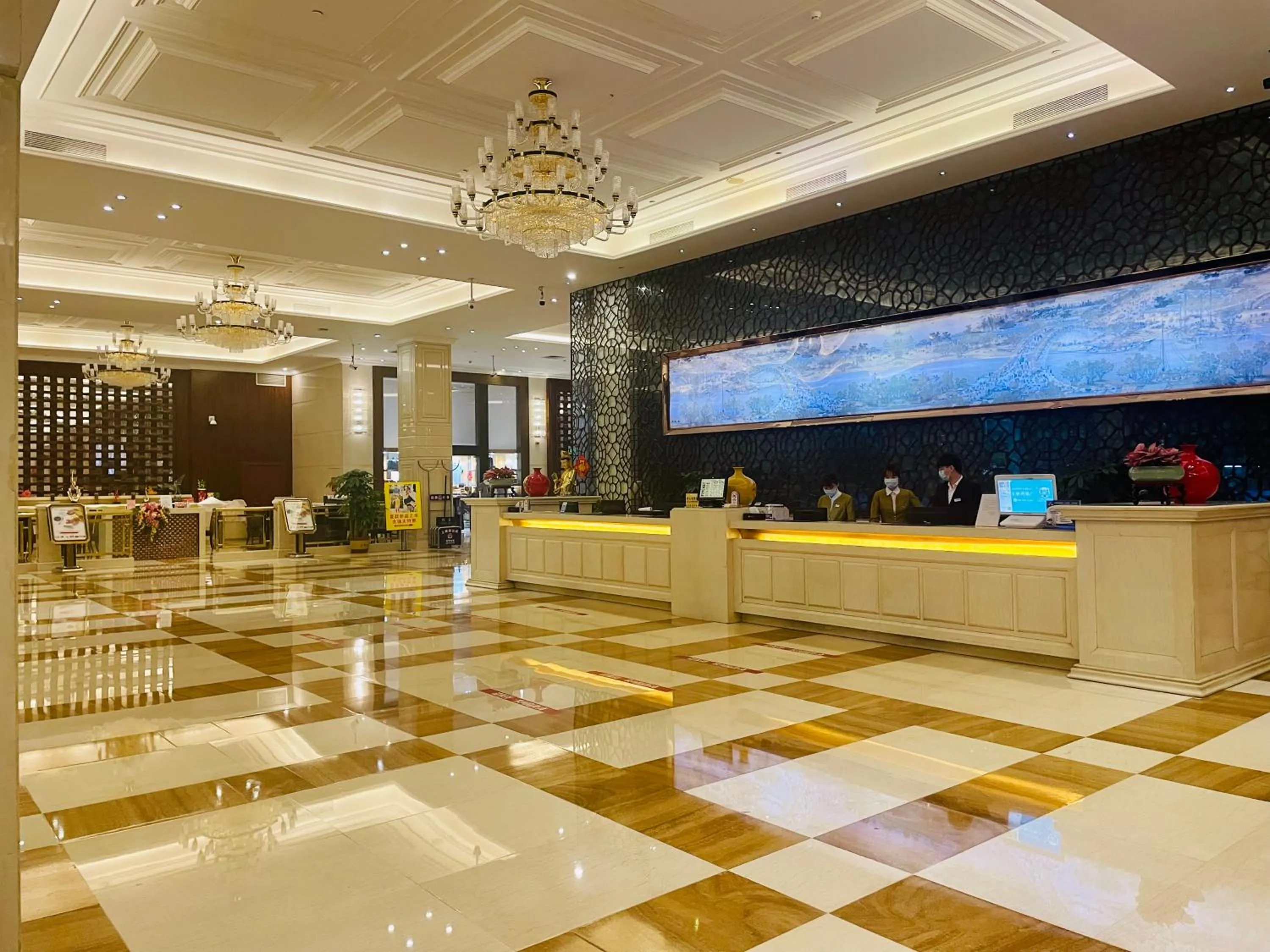 Lobby or reception in Shenzhen Shuidu Holiday Hotel, North Railway Station