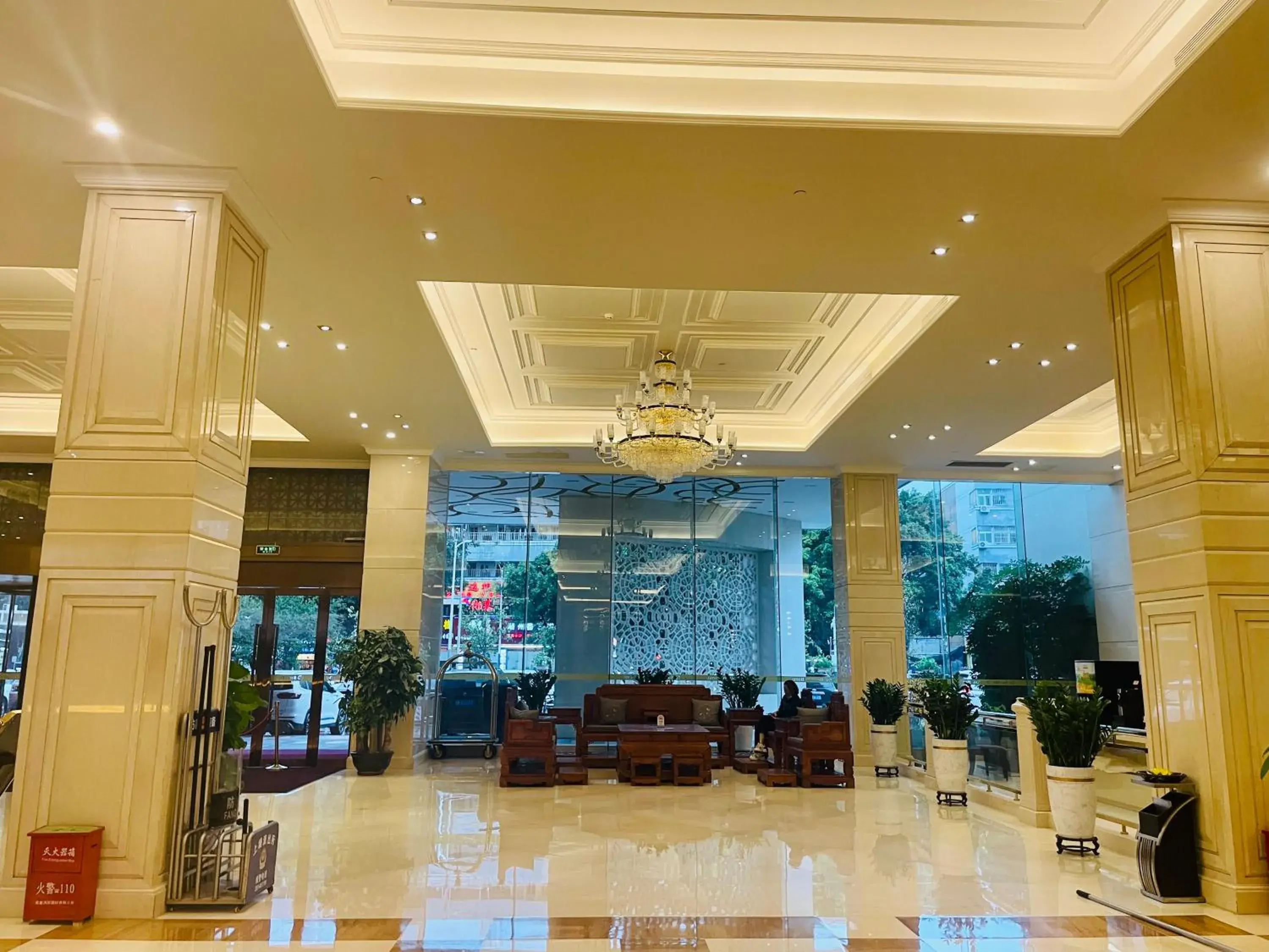 Lobby or reception in Shenzhen Shuidu Holiday Hotel, North Railway Station