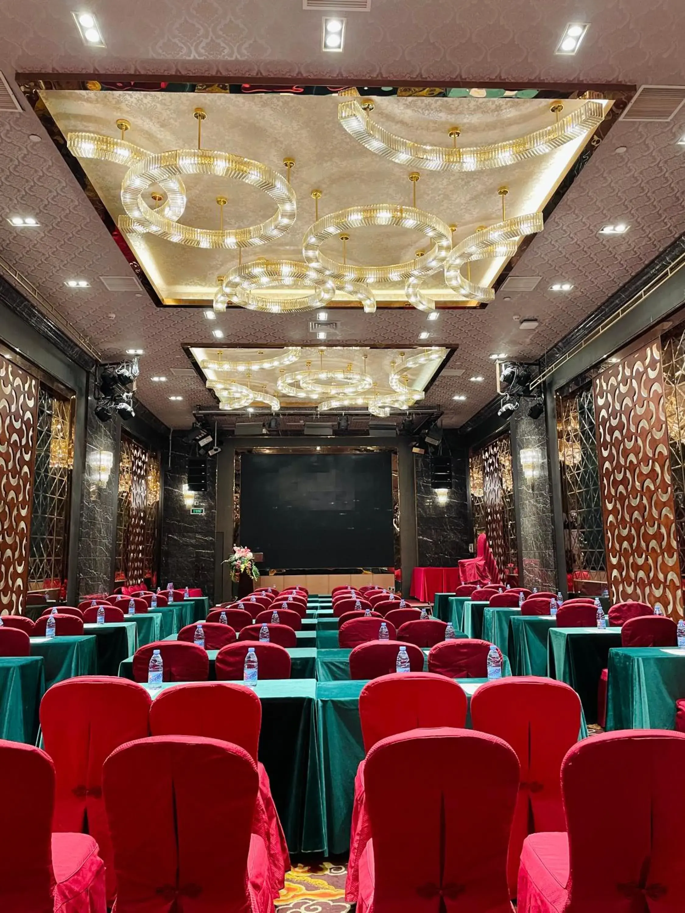 Meeting/conference room in Shenzhen Shuidu Holiday Hotel, North Railway Station