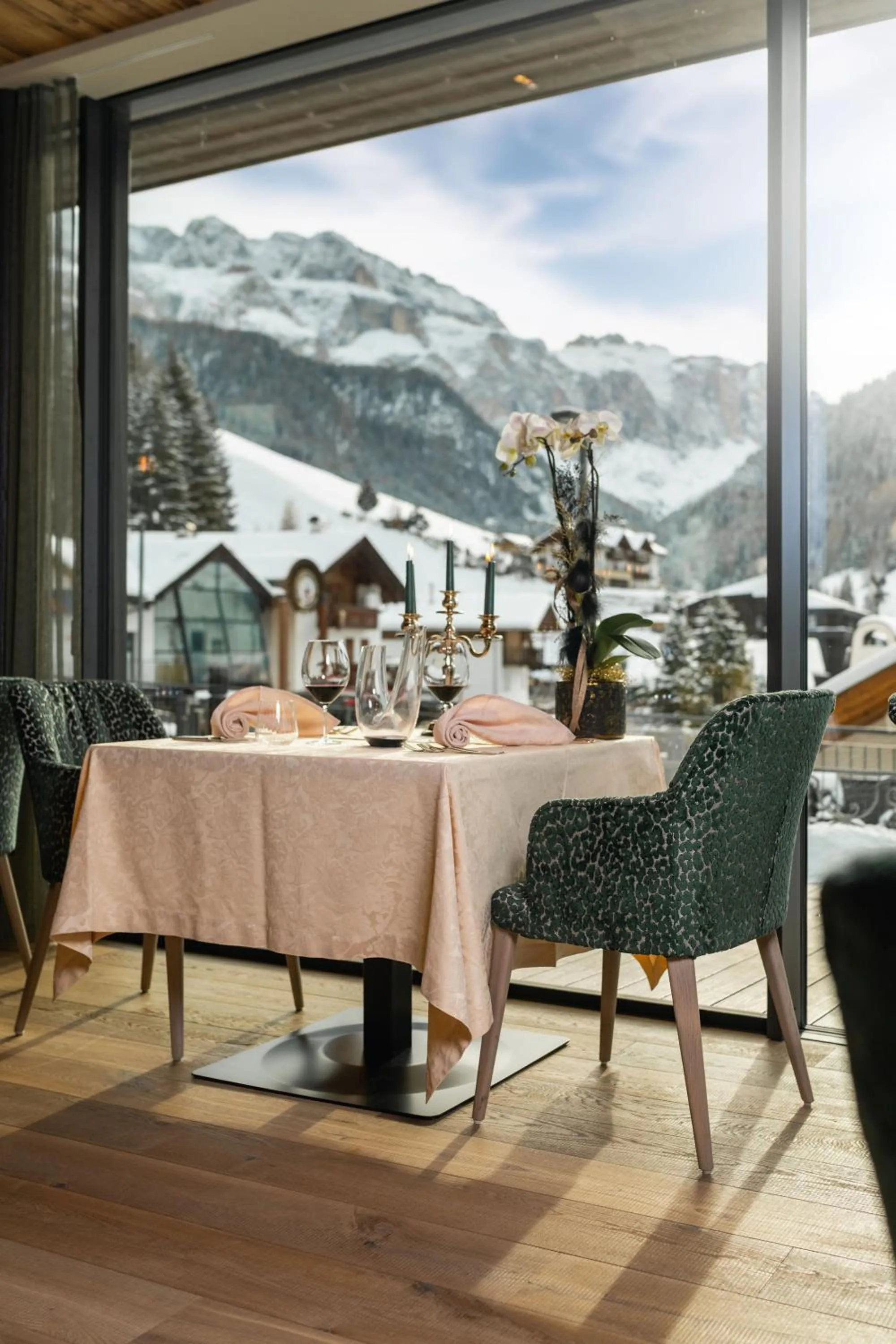 Restaurant/places to eat in Hotel Sun Valley