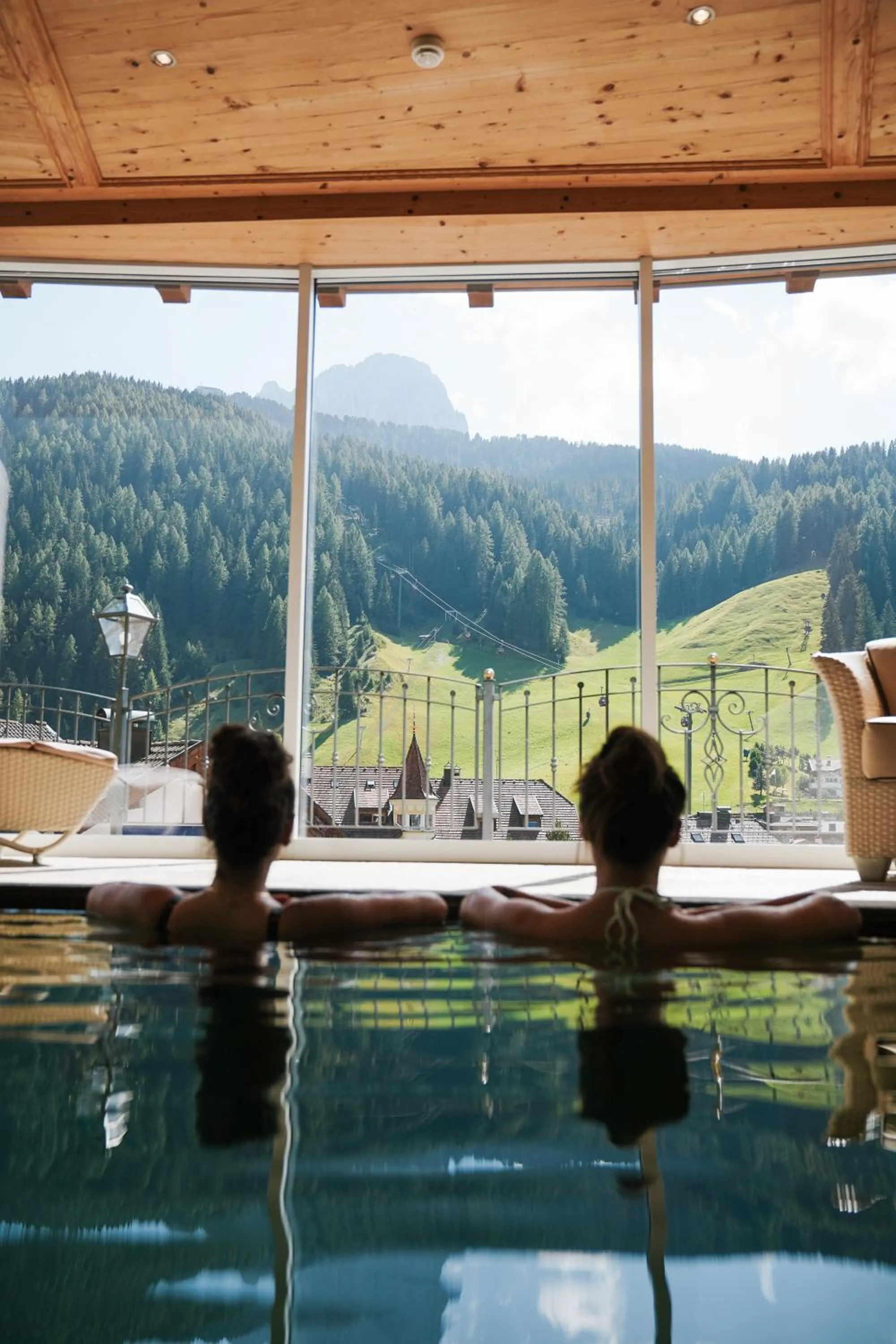Swimming pool in Hotel Sun Valley