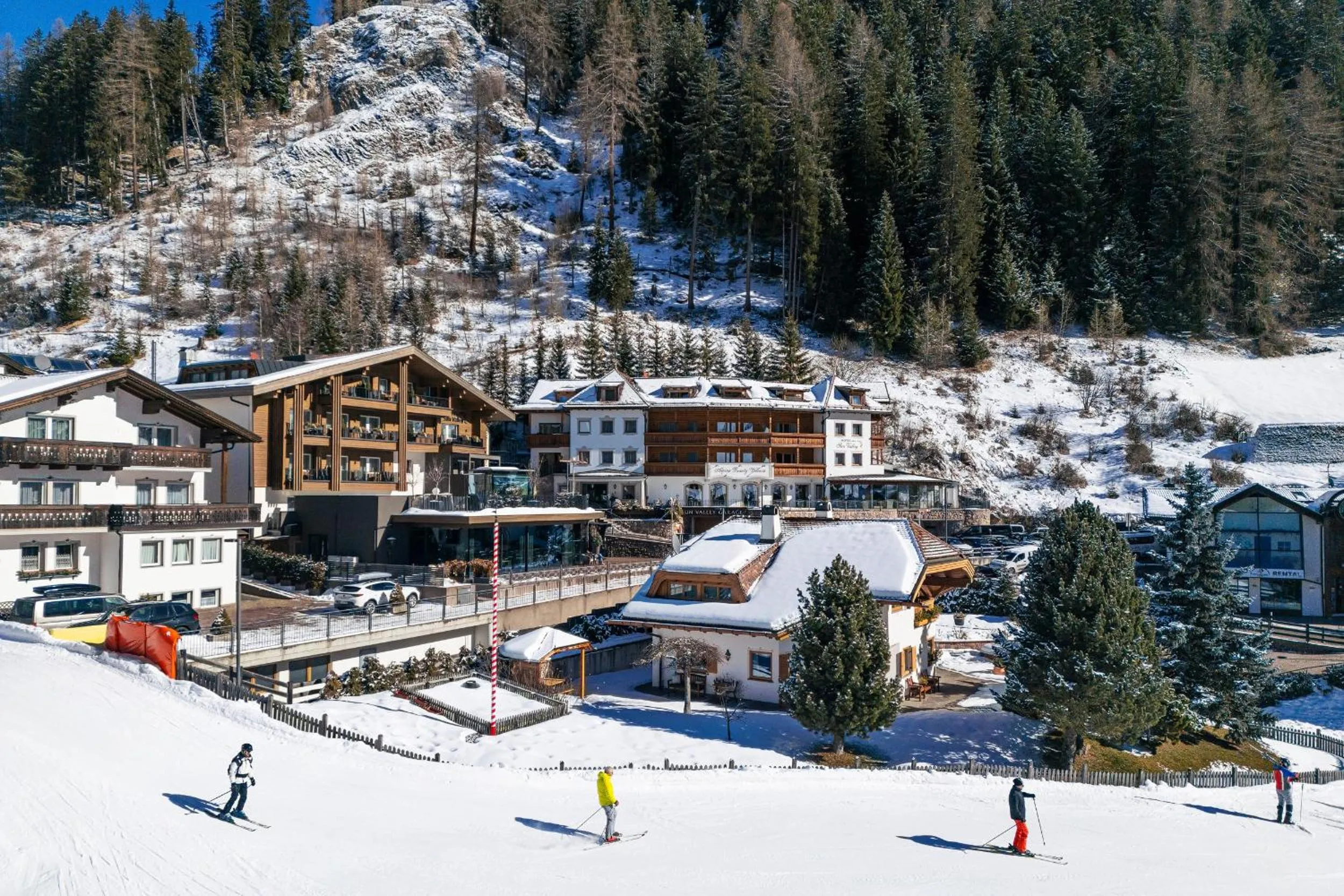 Property building in Hotel Sun Valley