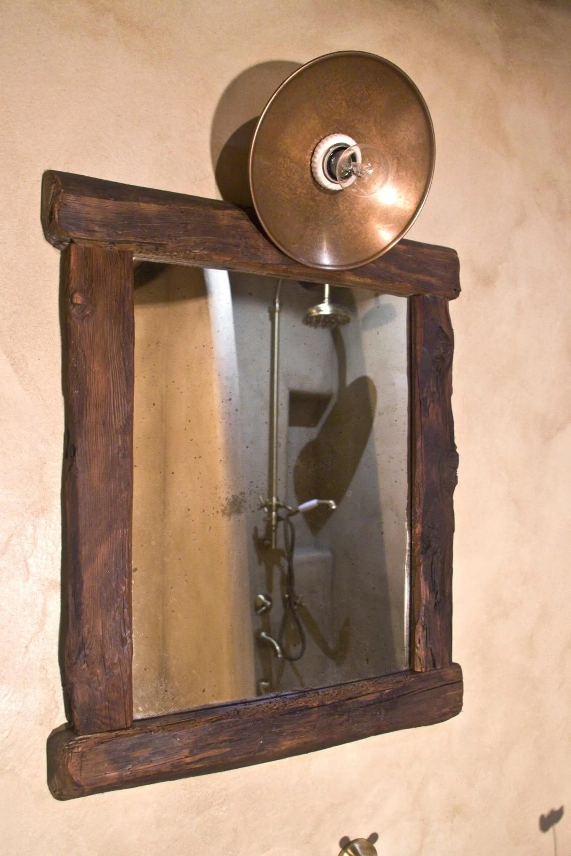 Decorative detail in Contrada Beltramelli