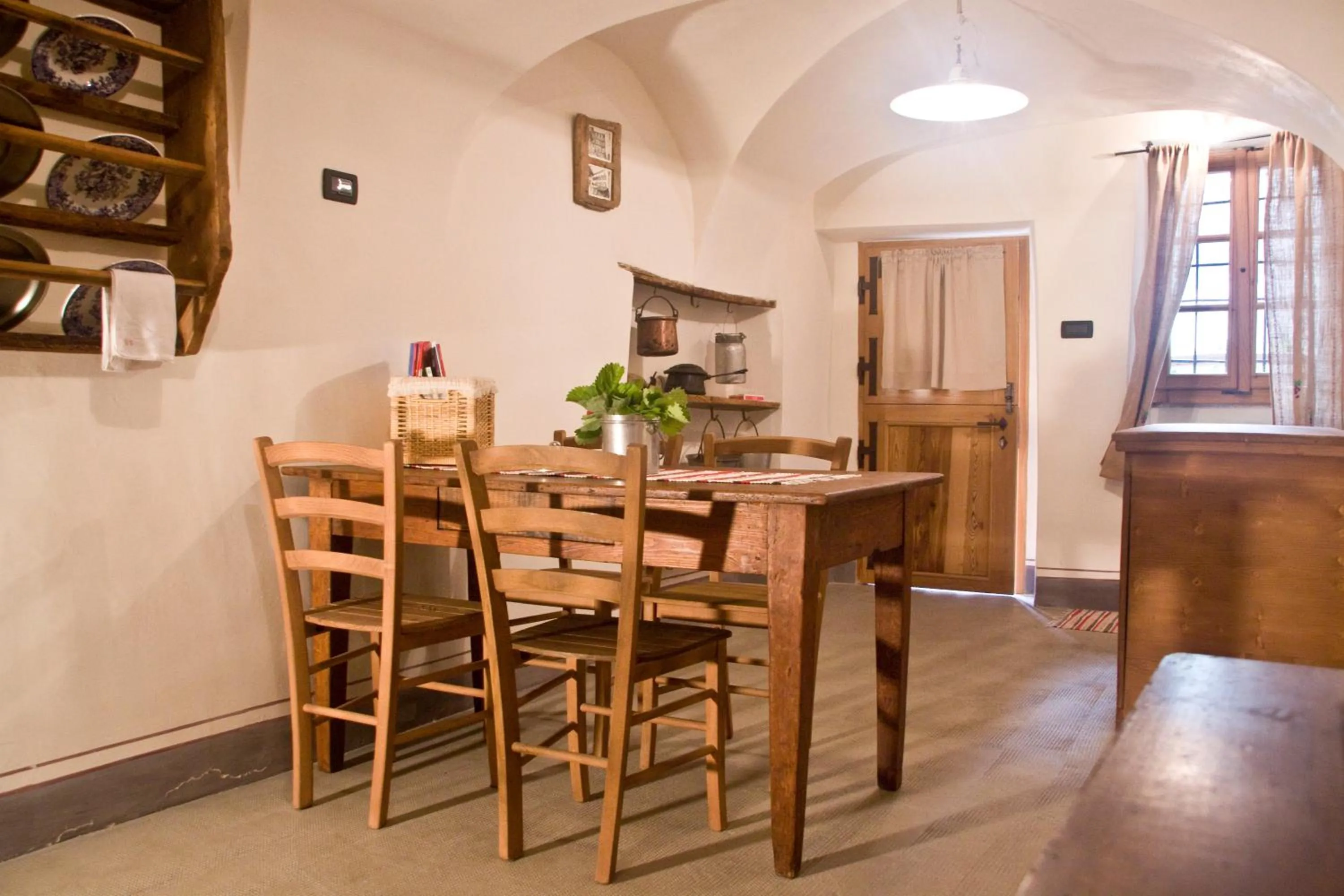 Dining area in Contrada Beltramelli