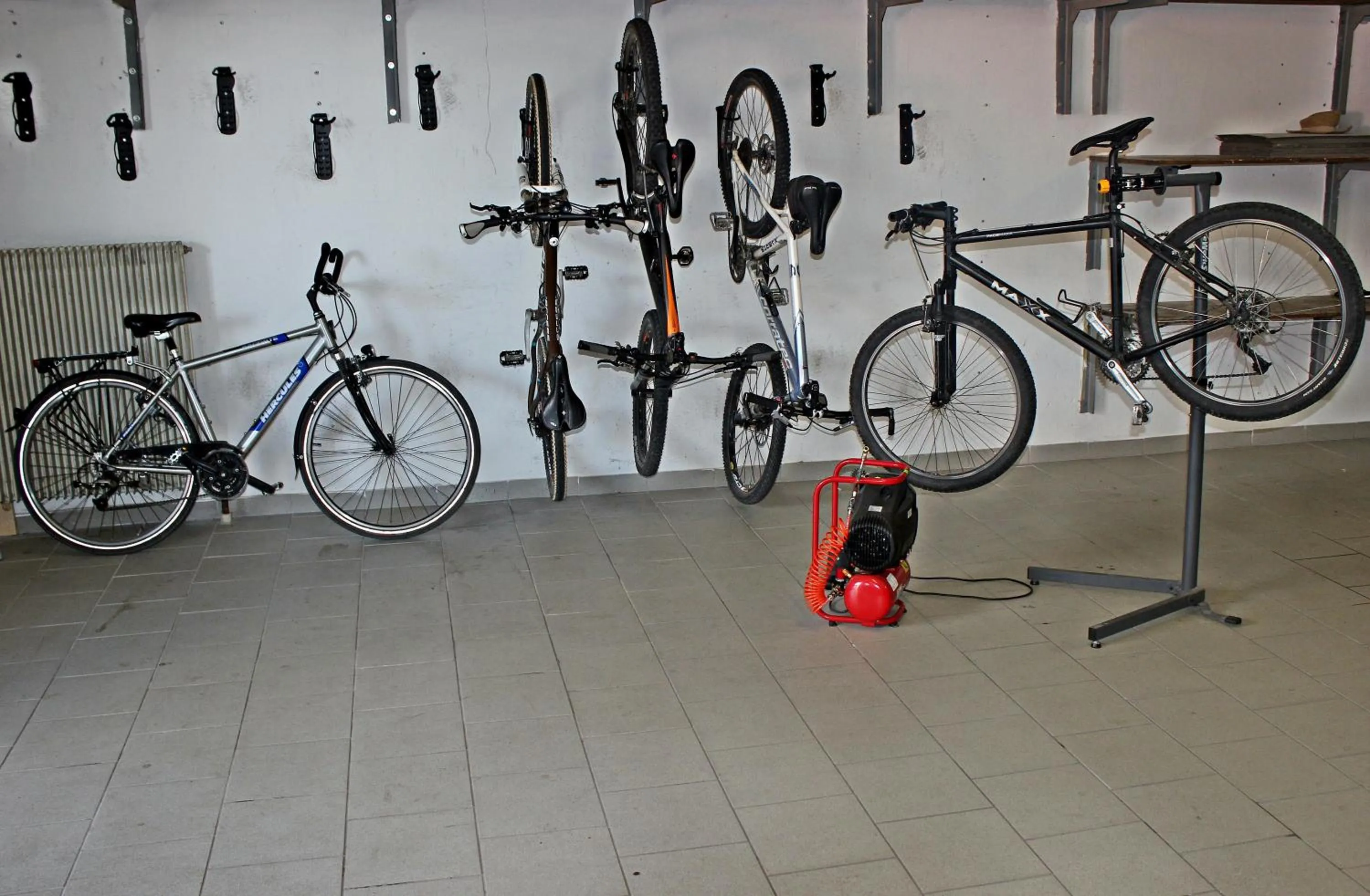 Cycling in Residence Karpoforus