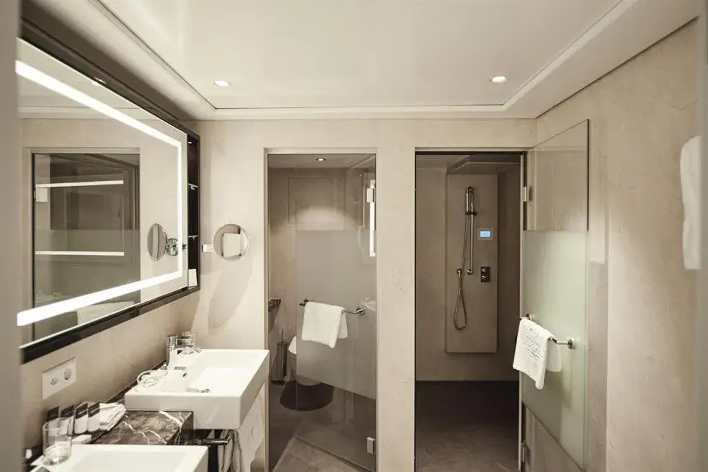 Bathroom in Storchen Zürich - Lifestyle Boutique Hotel Bathroom in Storchen Zürich - Lifestyle Boutique Hotel