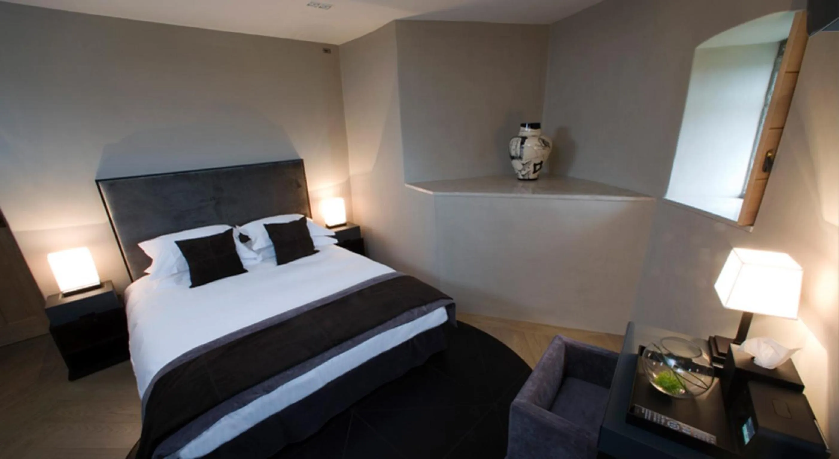 Bedroom, Bed in Roch Castle