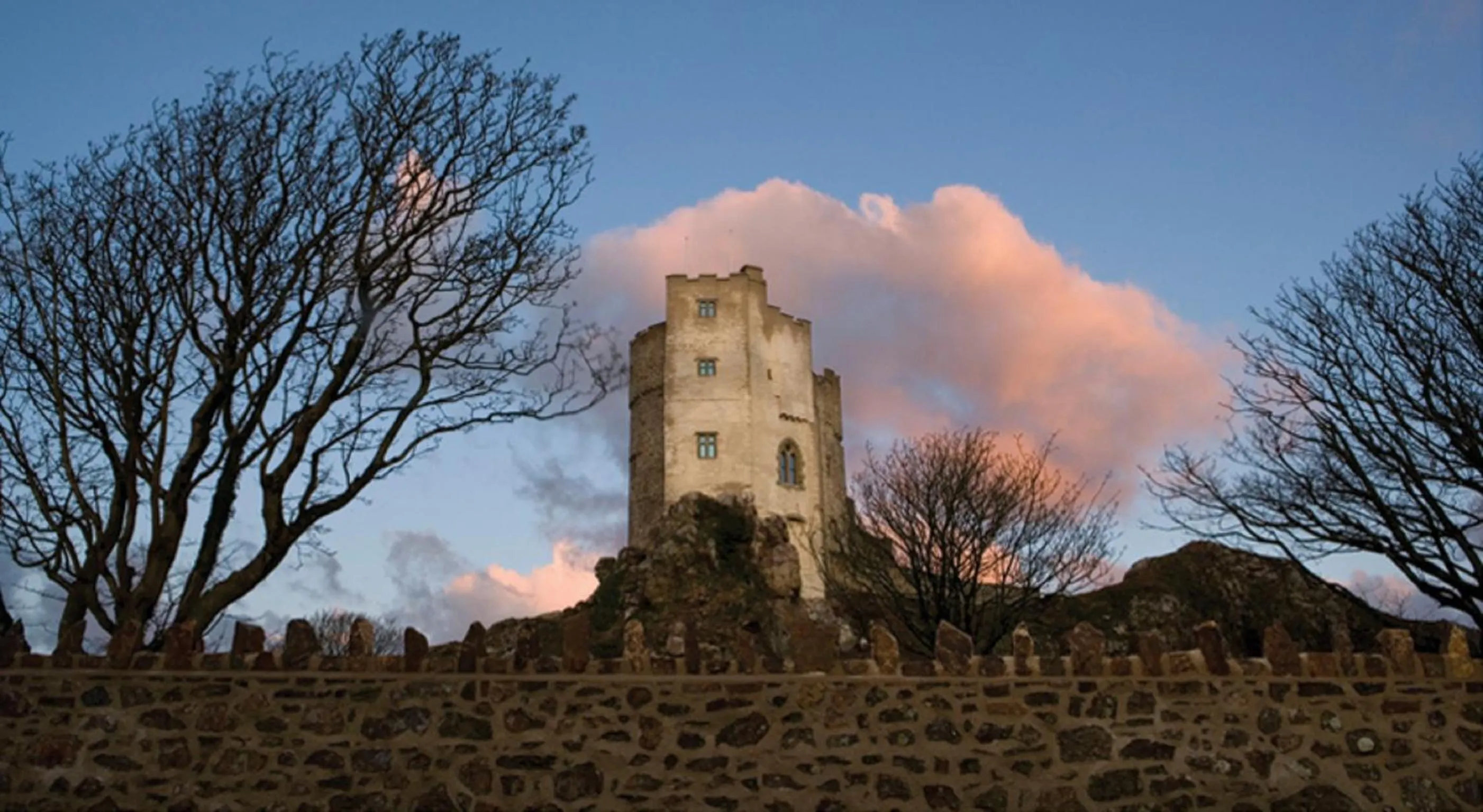 Garden view in Roch Castle