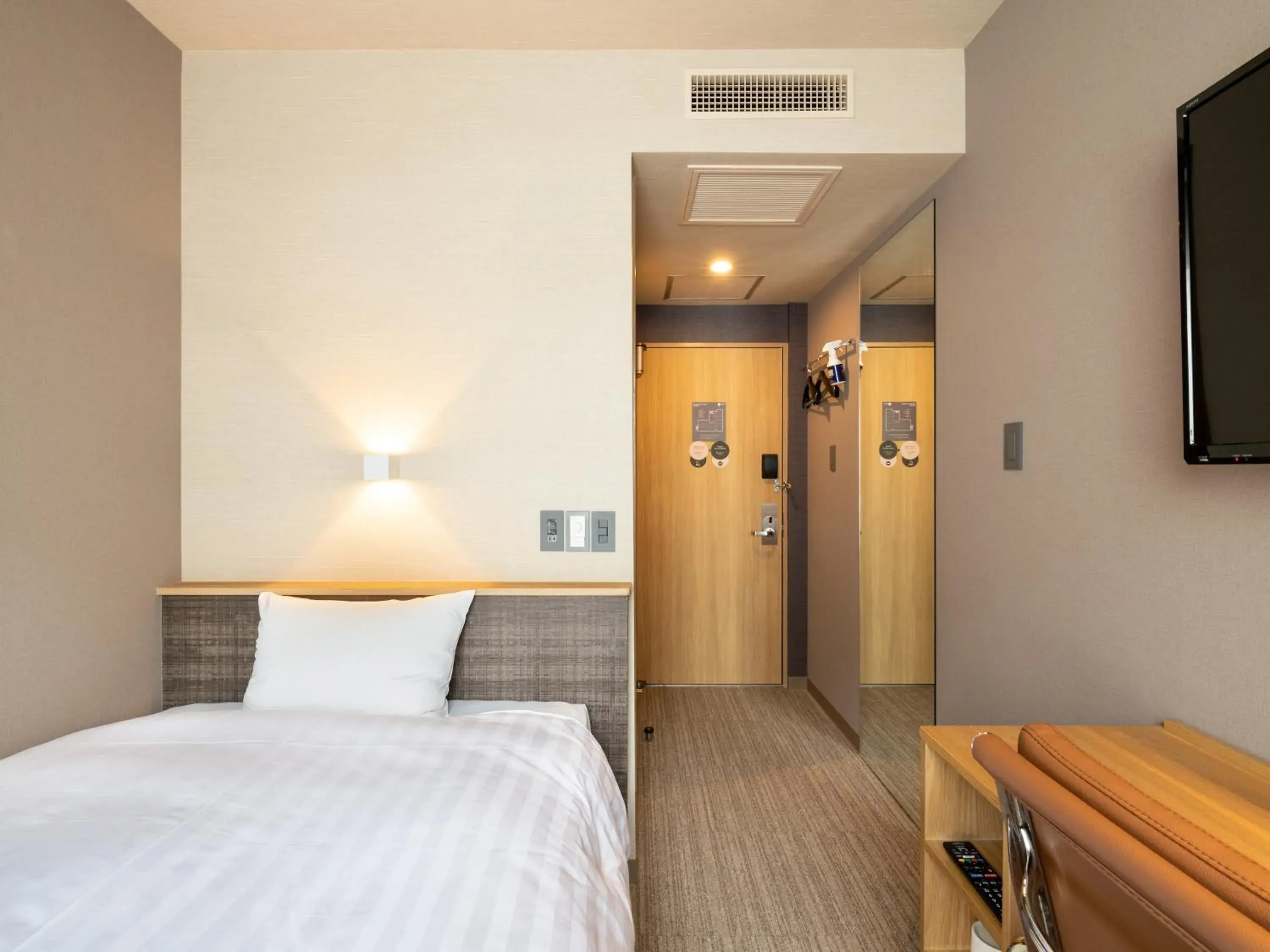 Photo of the whole room, Bed in EN HOTEL Hamamatsu Photo of the whole room, Bed in EN HOTEL Hamamatsu