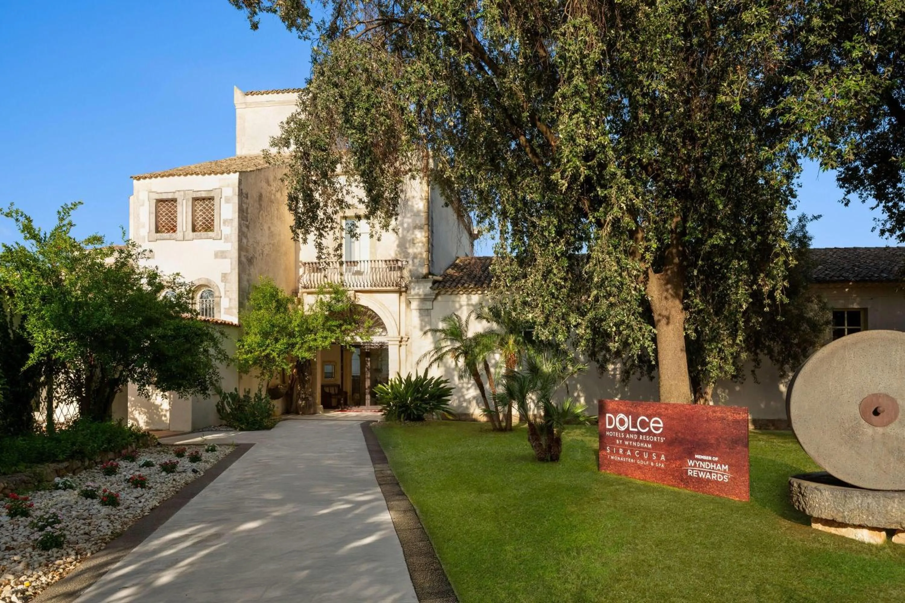Property building in Dolce by Wyndham Siracusa - I Monasteri Golf & Spa