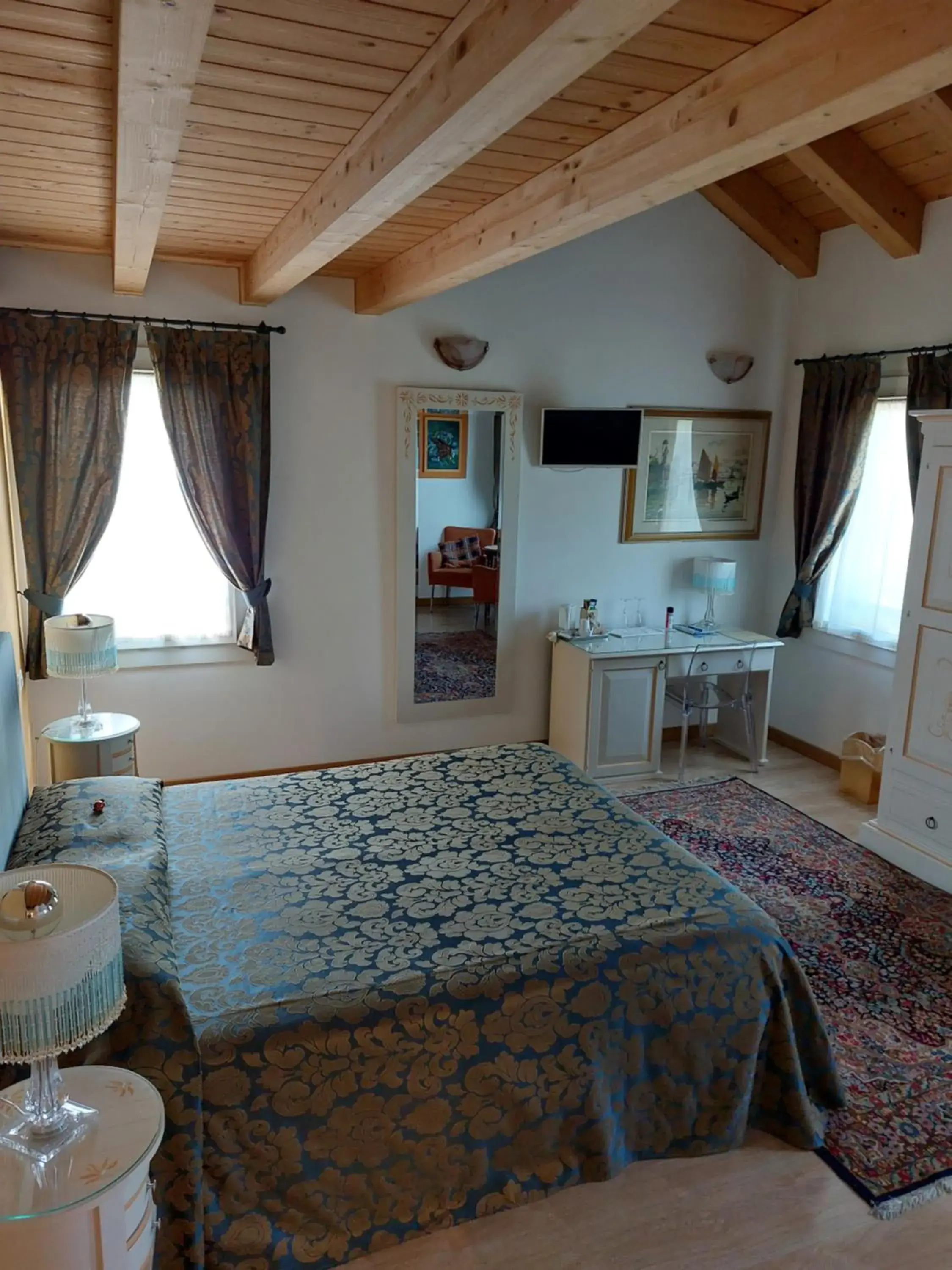 Deluxe King Room - single occupancy in Cadifiore B&B Deluxe King Room - single occupancy in Cadifiore B&B