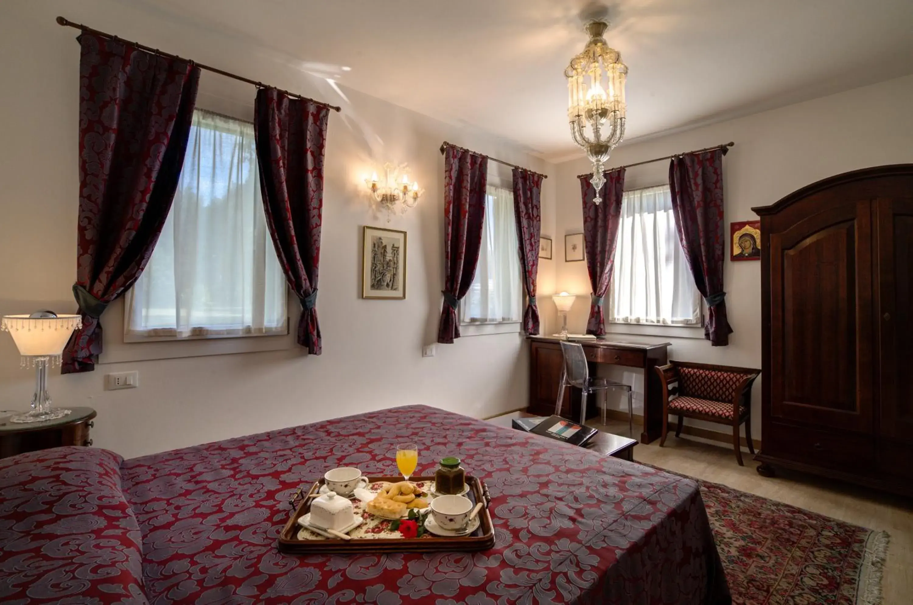 Superior King Suite - single occupancy in Cadifiore B&B Superior King Suite - single occupancy in Cadifiore B&B