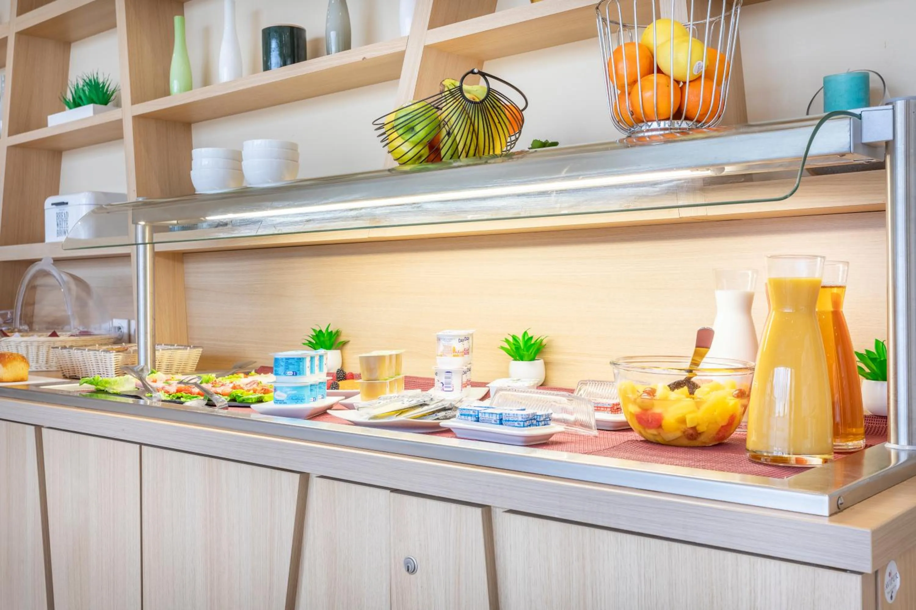 Breakfast in Zenitude Hôtel Résidences Marseille Saint-Charles