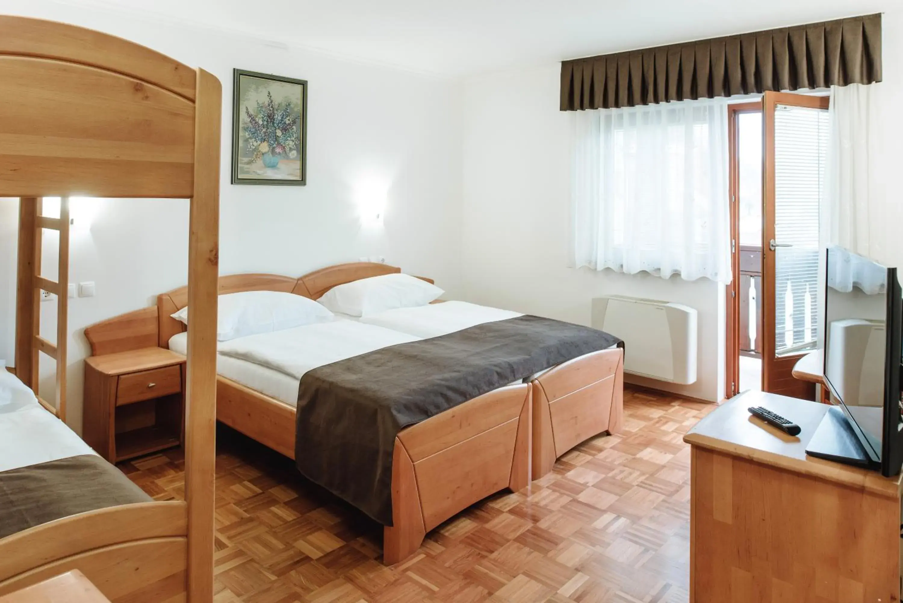 Quadruple Room with Private Bathroom in Rooms Reaktiv Quadruple Room with Private Bathroom in Rooms Reaktiv