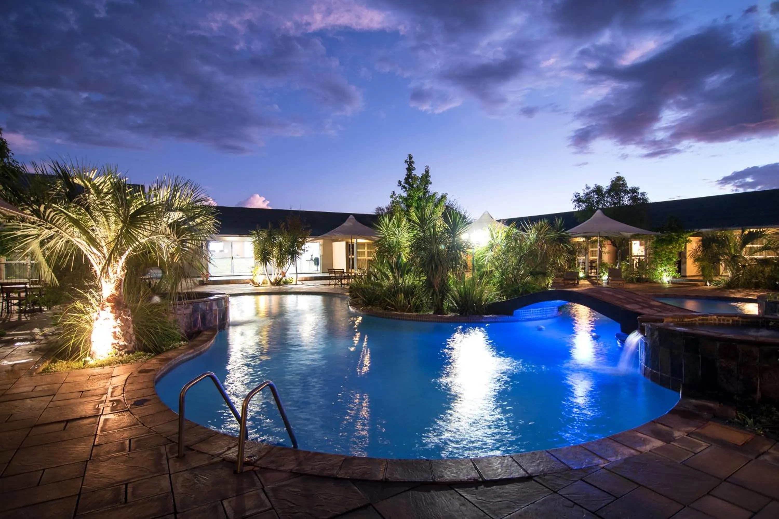 Pool view in Arebbusch Travel Lodge