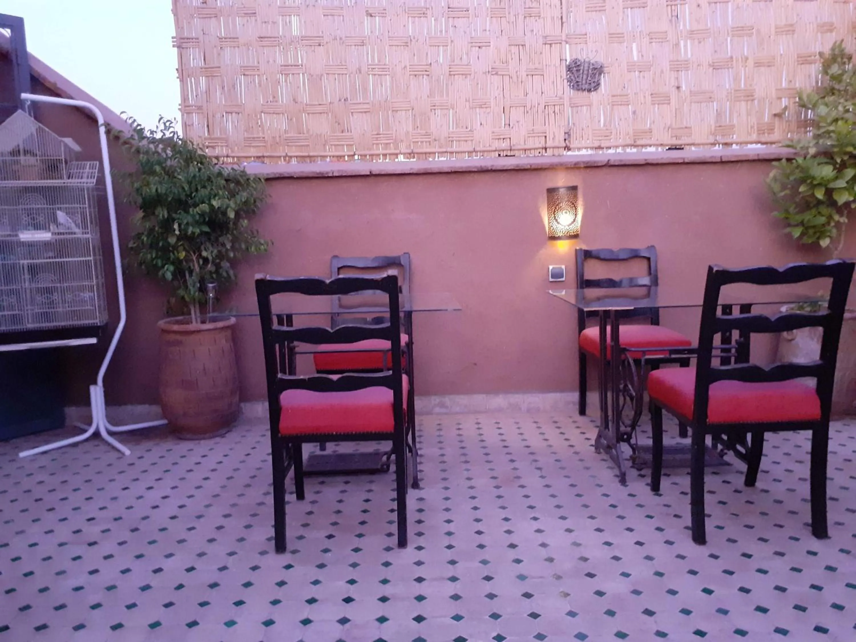 Restaurant/places to eat in Riad Simon