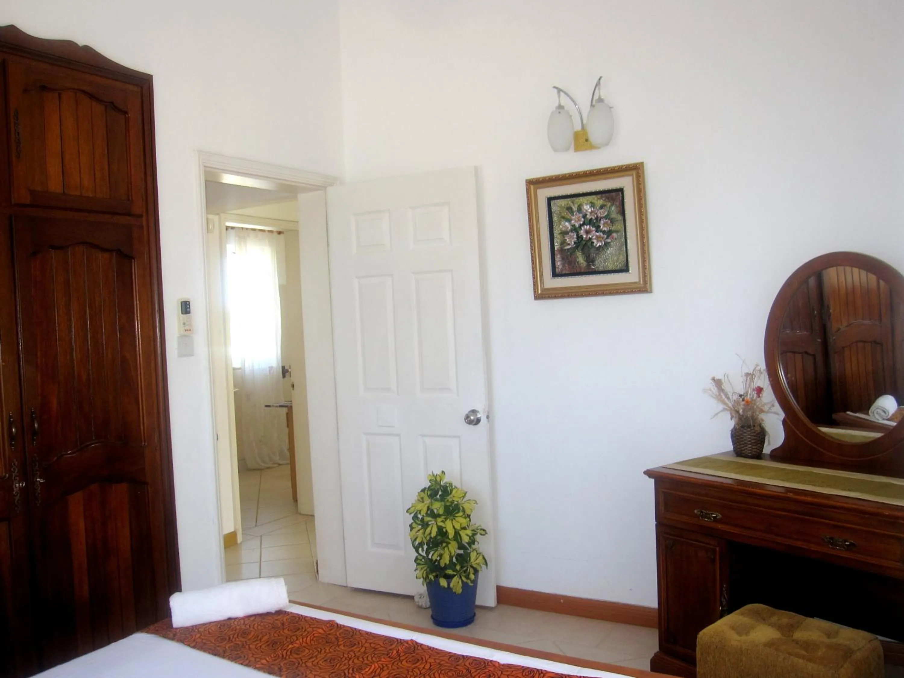 Garden view in Golden Rod villa