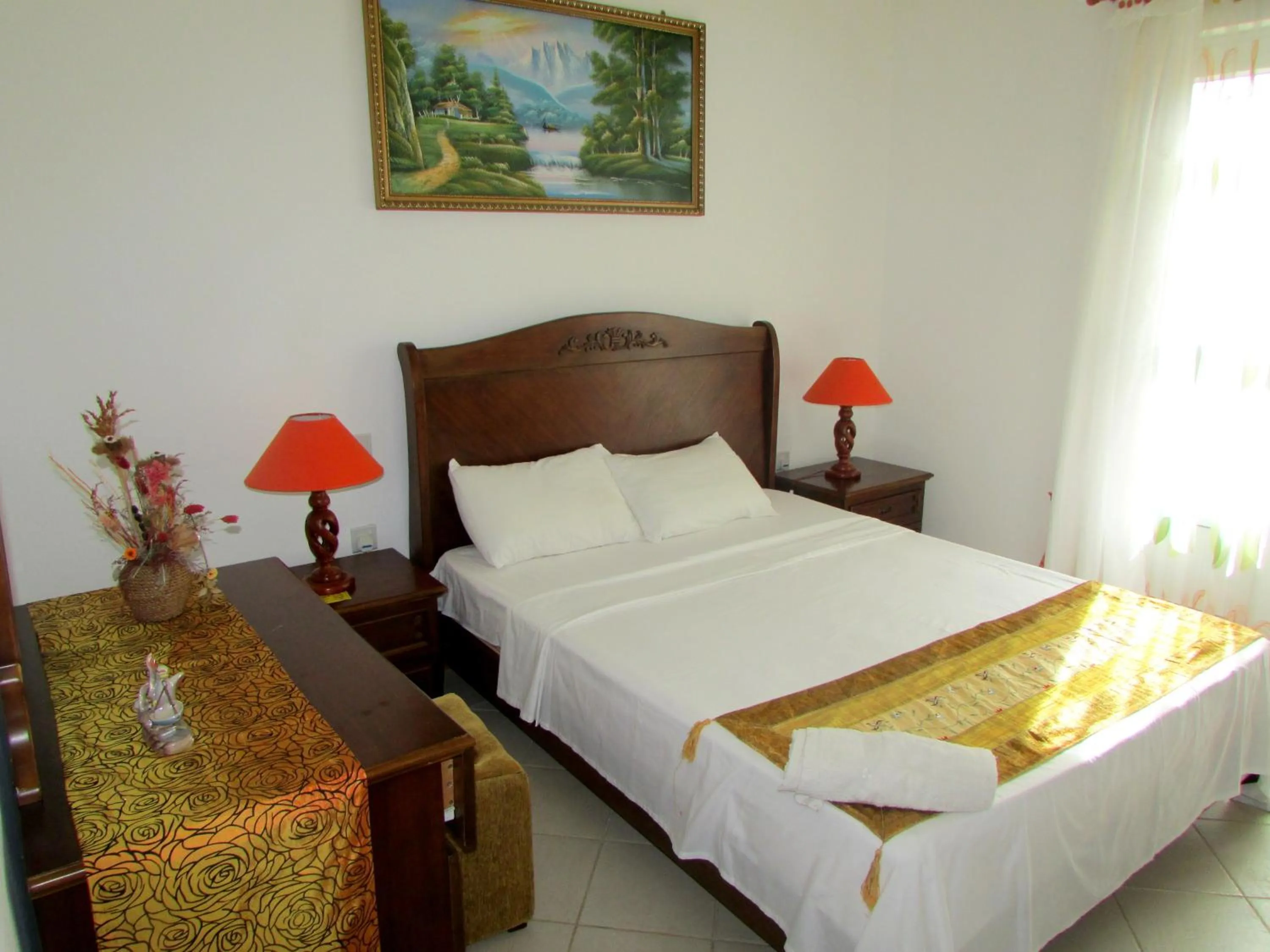 Bed in Golden Rod villa