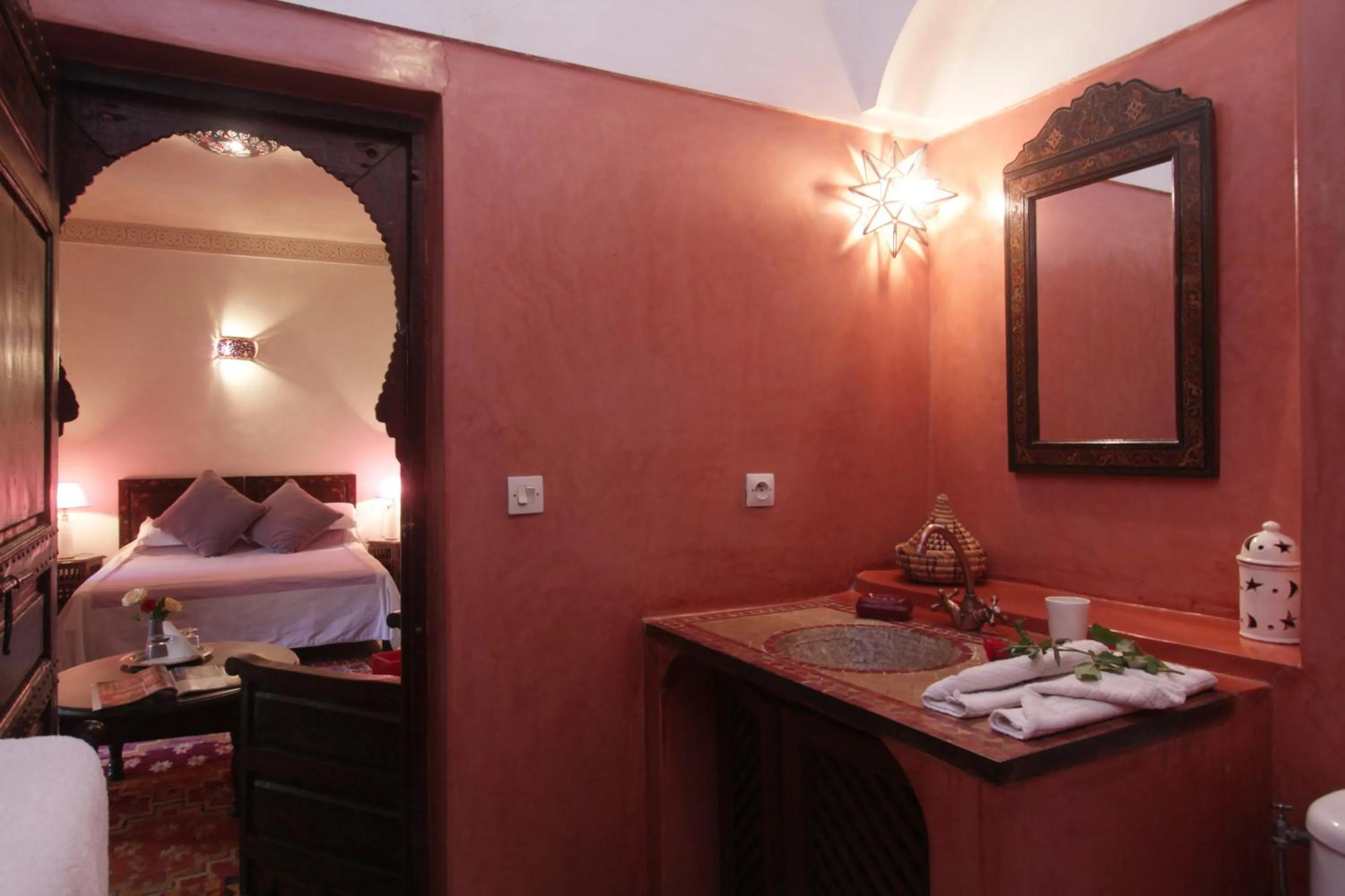 Bathroom, Bed in Riad Massiba