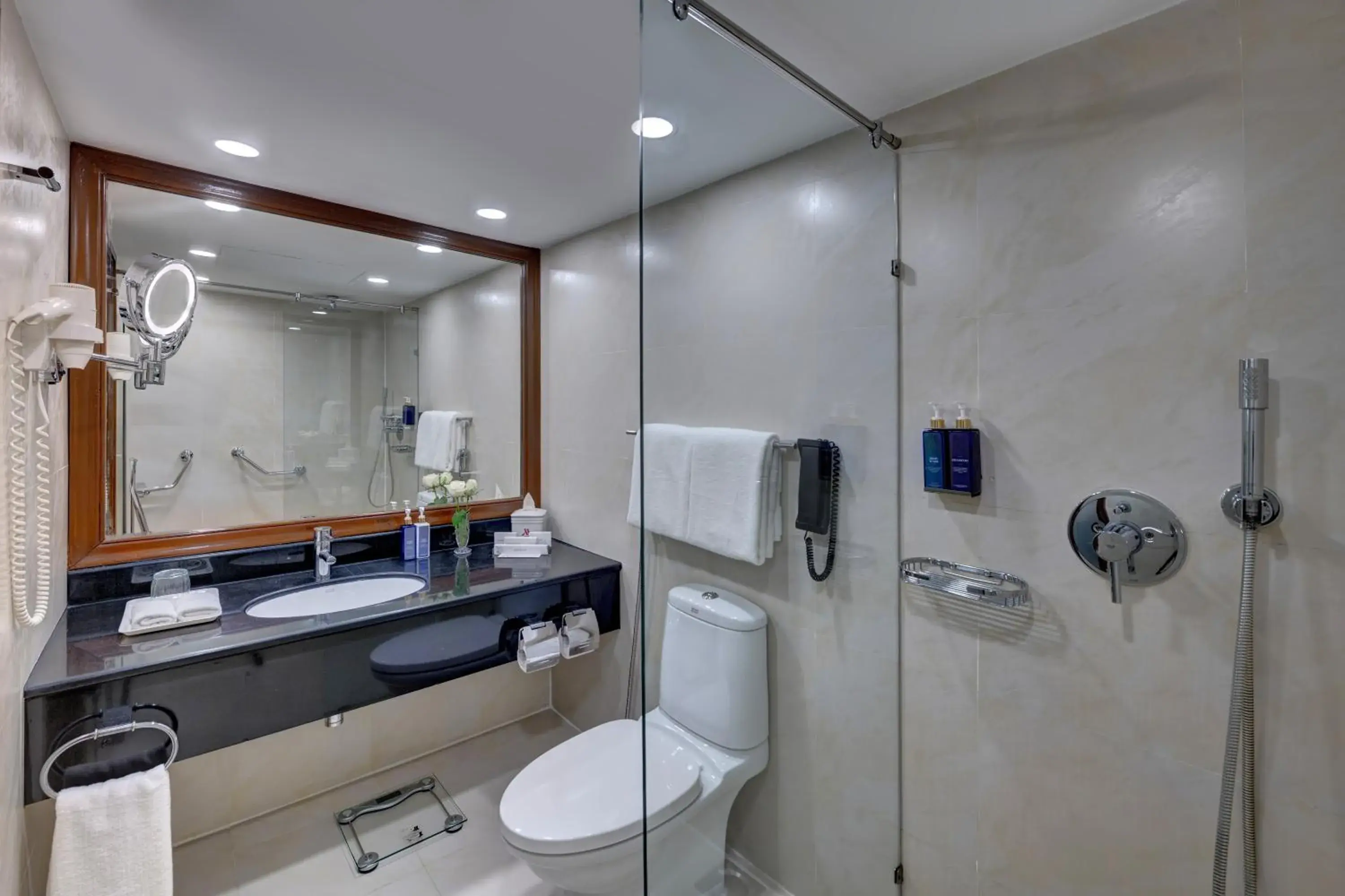 Executive King, Executive lounge access, Guest room - single occupancy in Karachi Marriott Hotel Executive King, Executive lounge access, Guest room - single occupancy in Karachi Marriott Hotel