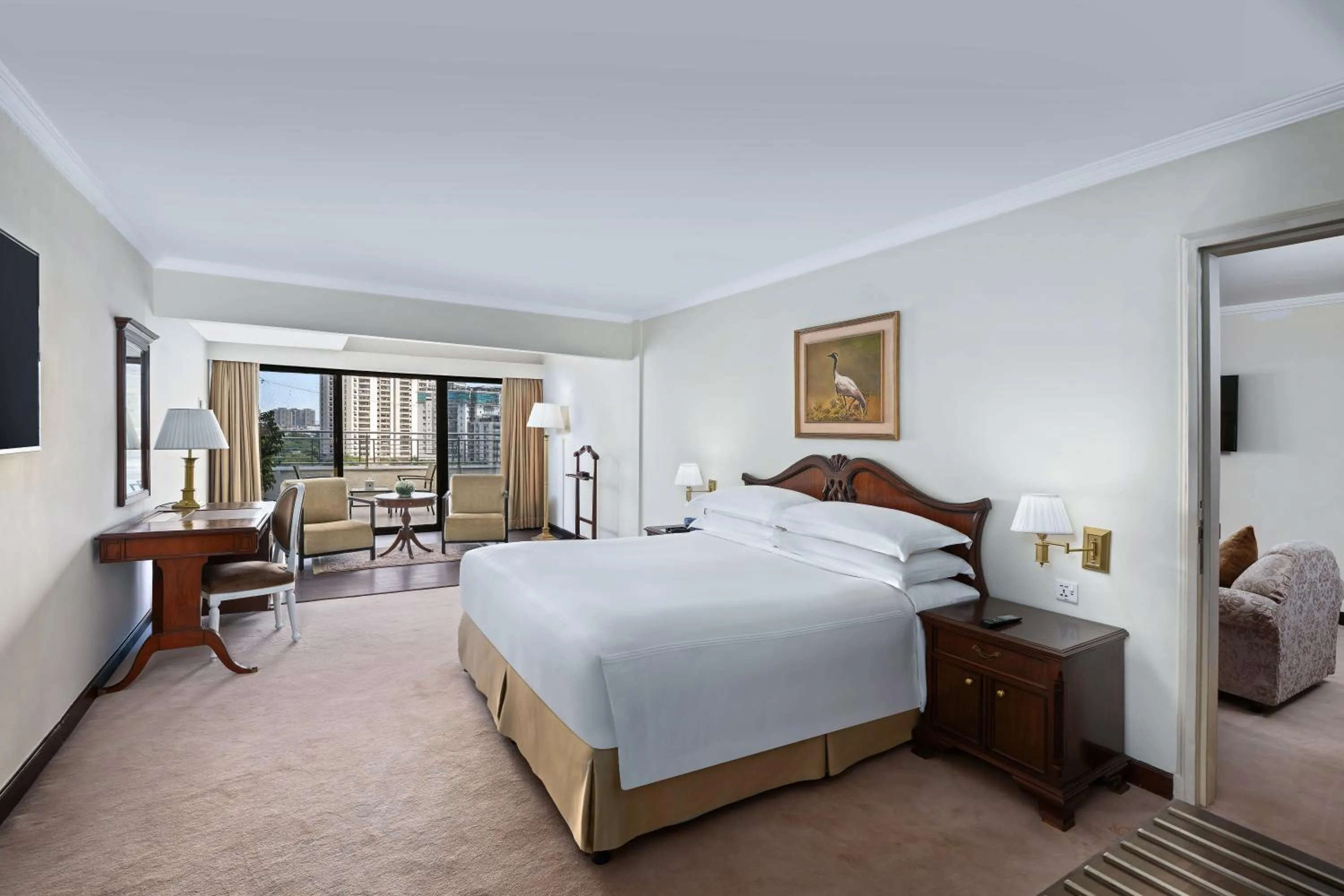 Bed in Karachi Marriott Hotel