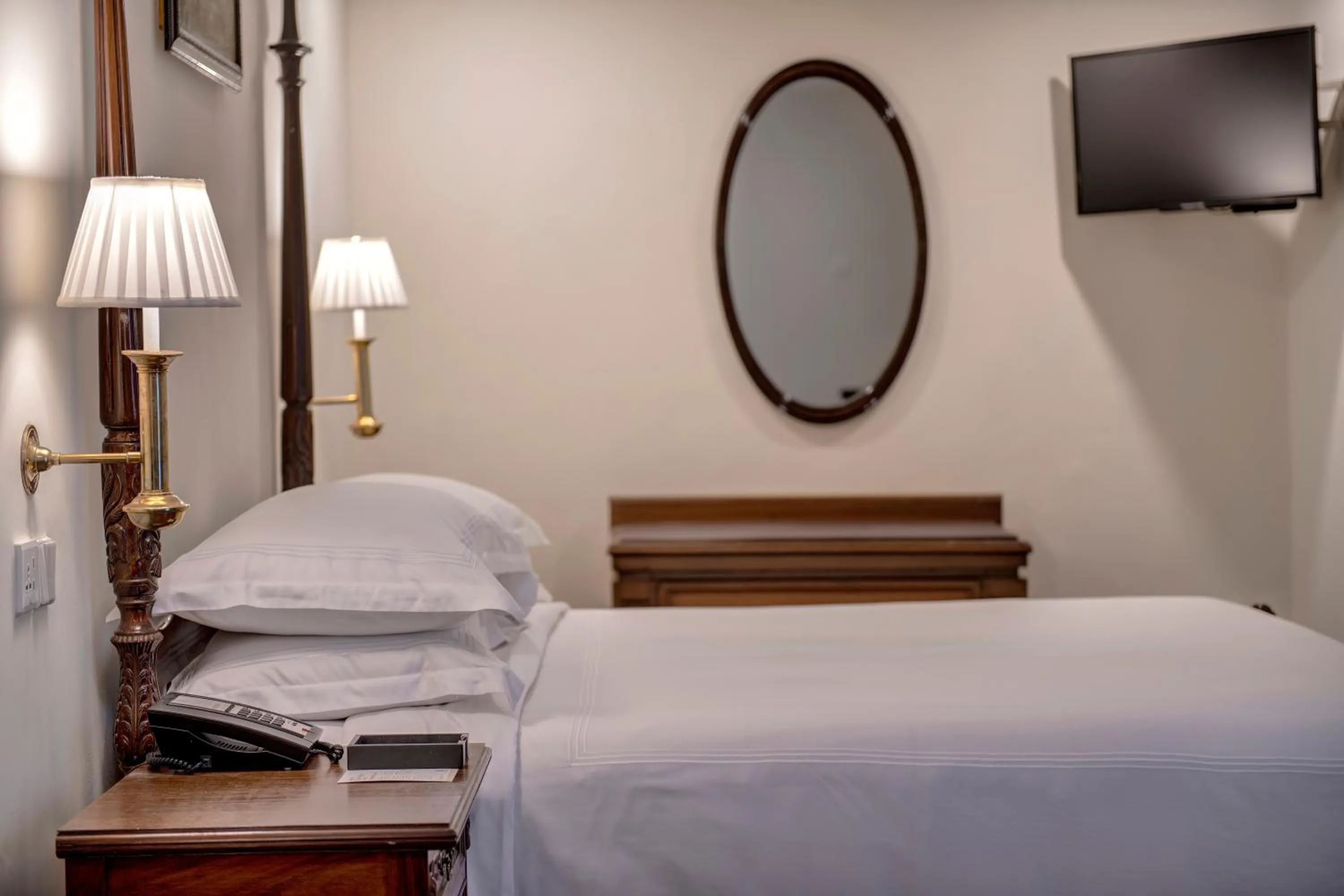 Bed in Karachi Marriott Hotel