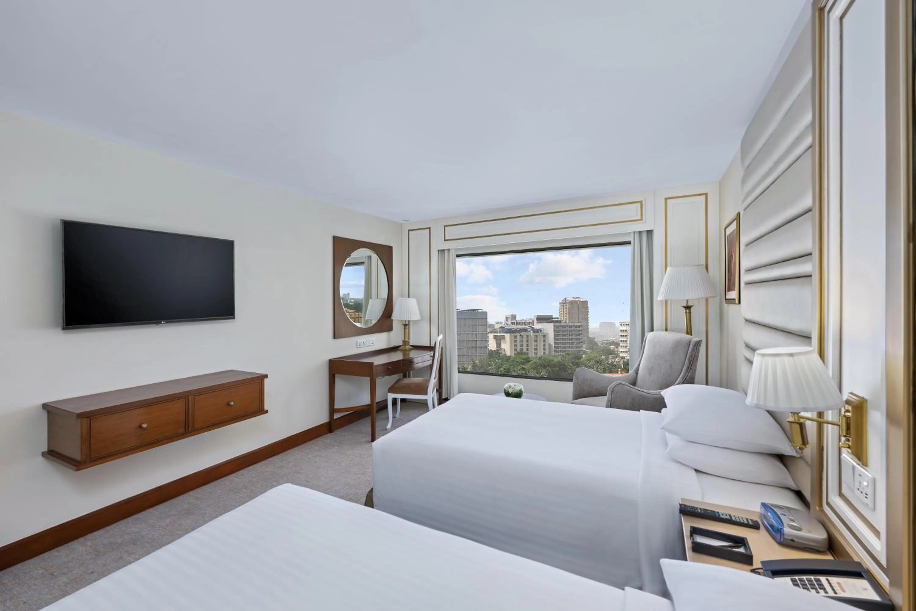 Bed in Karachi Marriott Hotel