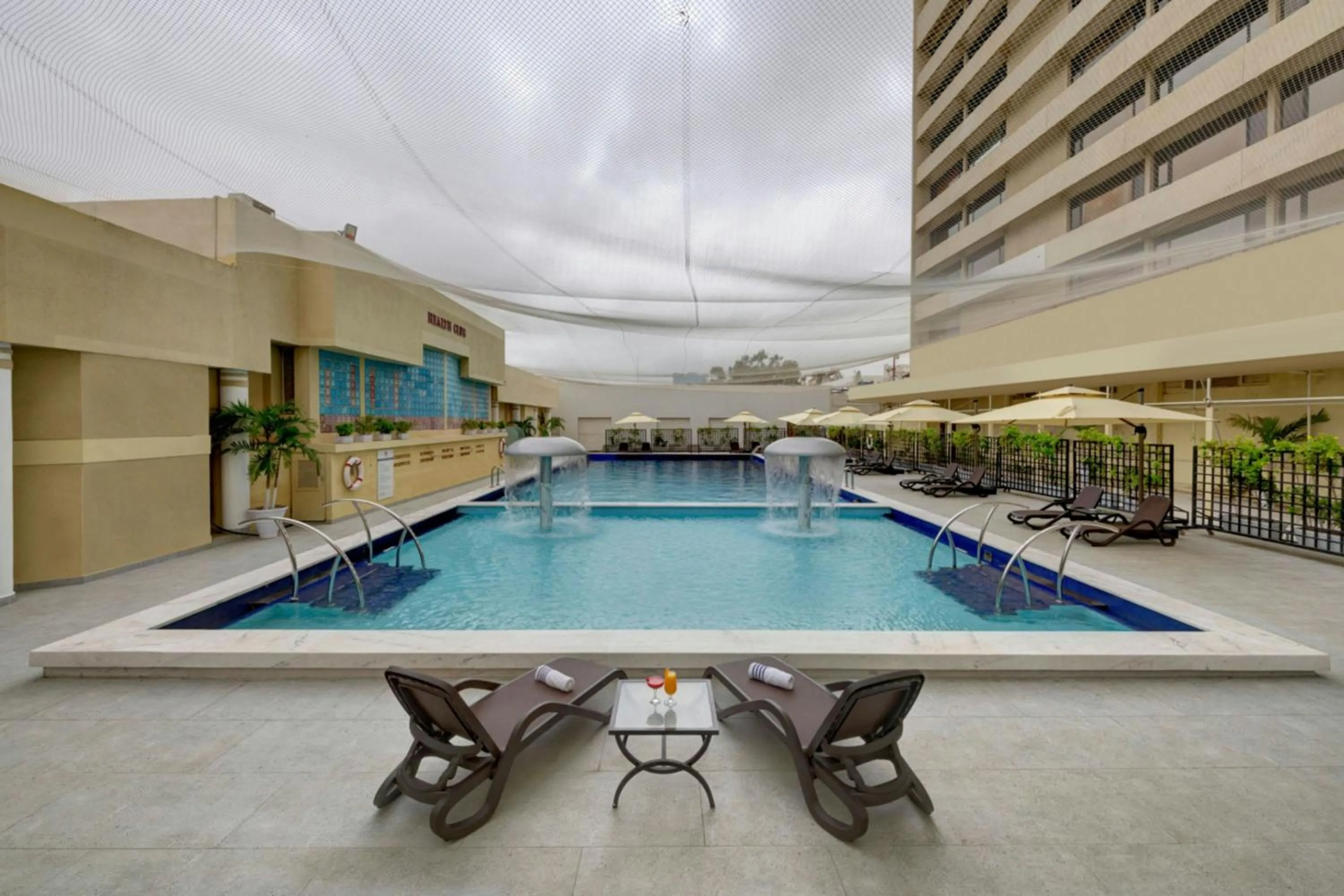 Swimming pool in Karachi Marriott Hotel