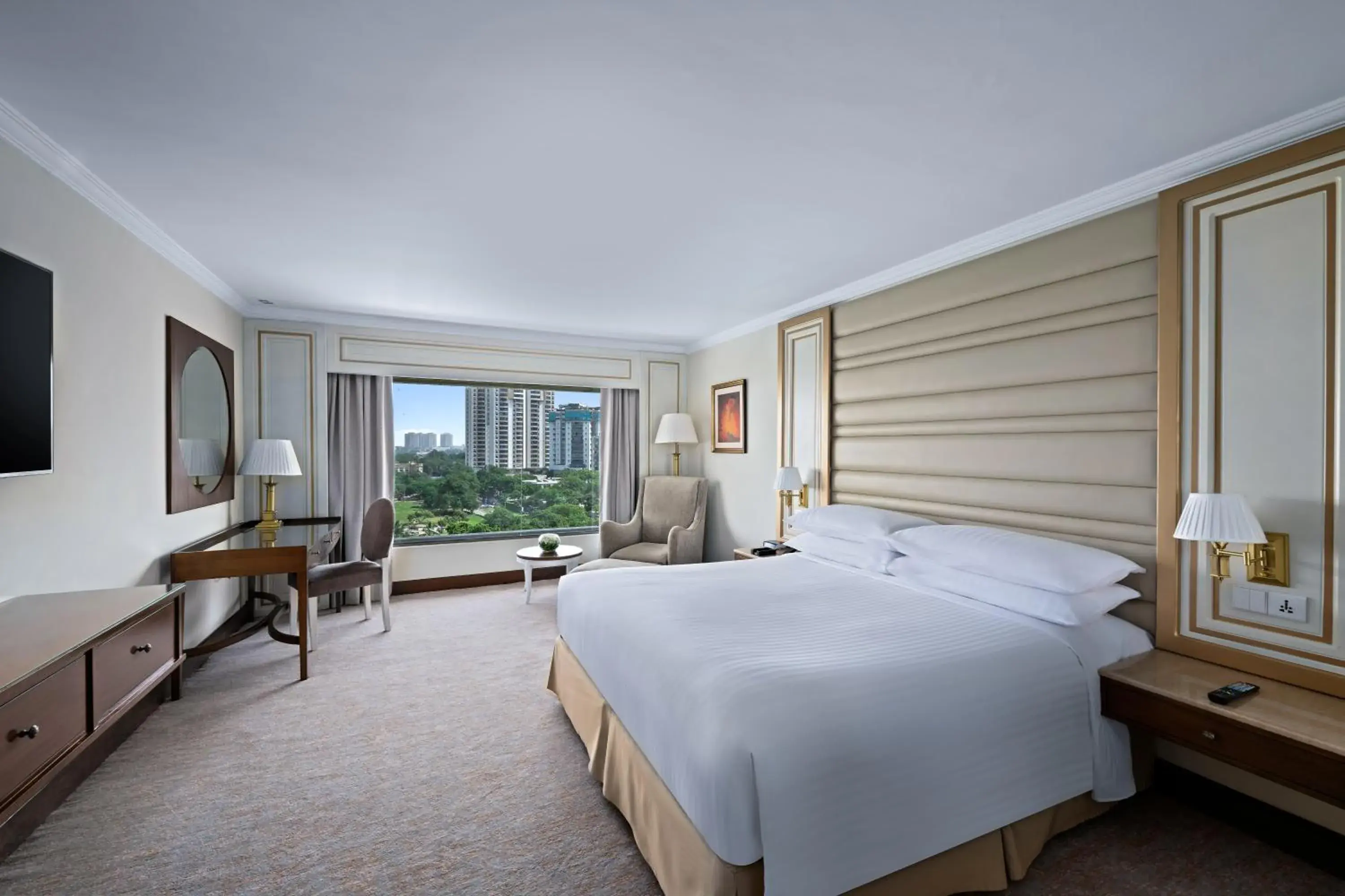 Deluxe King, Guest room, 1 King - single occupancy in Karachi Marriott Hotel Deluxe King, Guest room, 1 King - single occupancy in Karachi Marriott Hotel