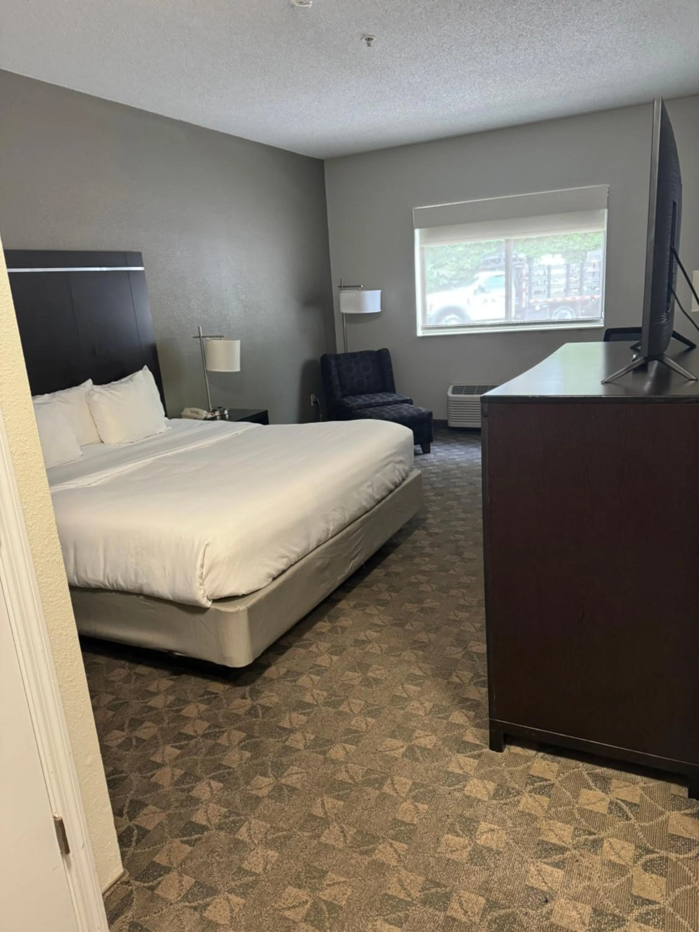 Photo of the whole room, Bed in Comfort Inn Huntington near University area
