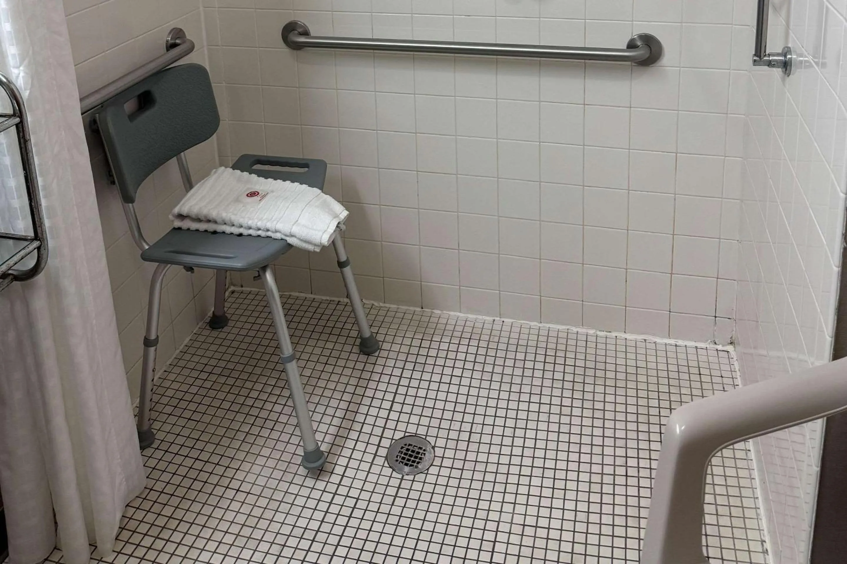 Bedroom in Comfort Inn Huntington near University area