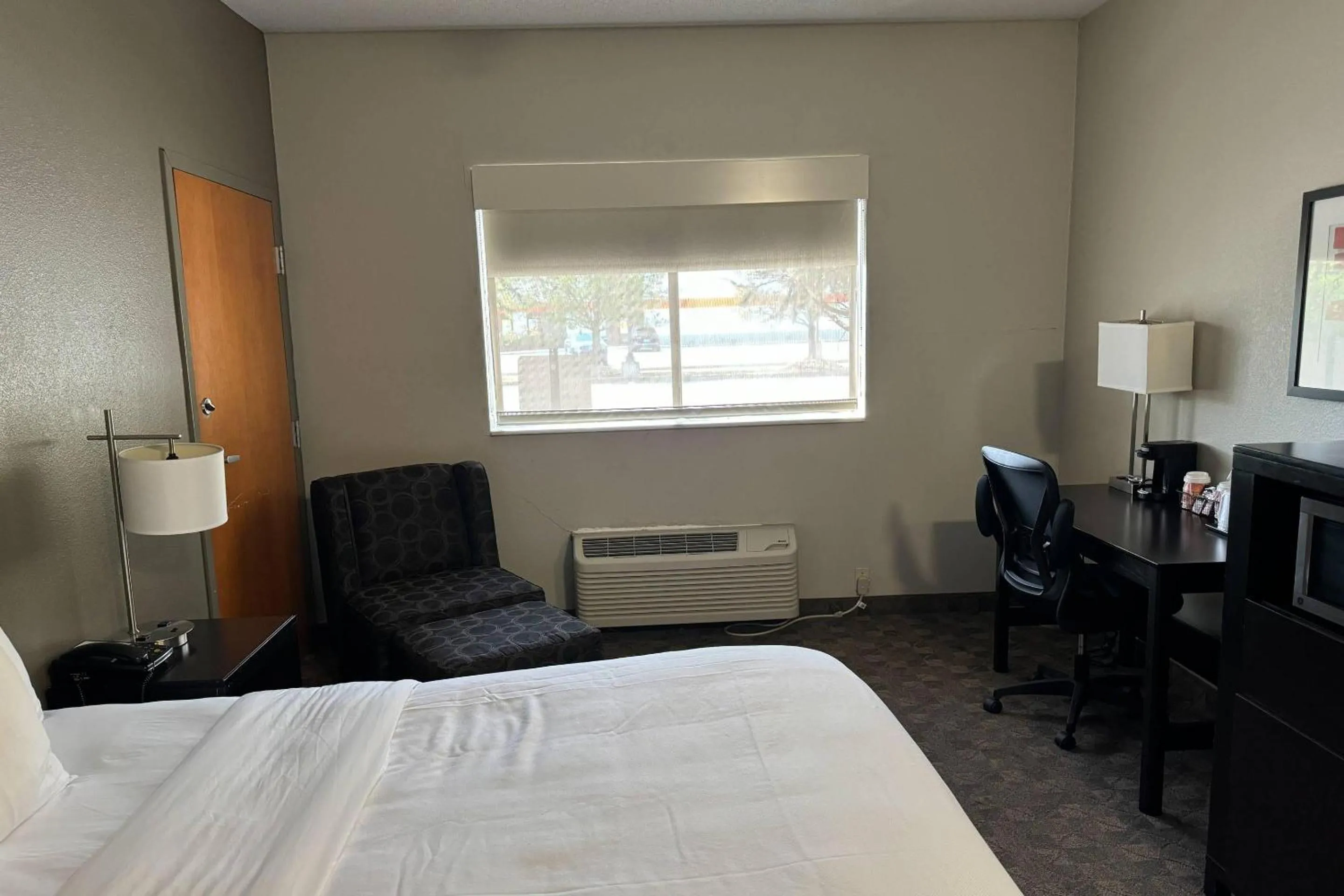 Bedroom, Bed in Comfort Inn Huntington near University area