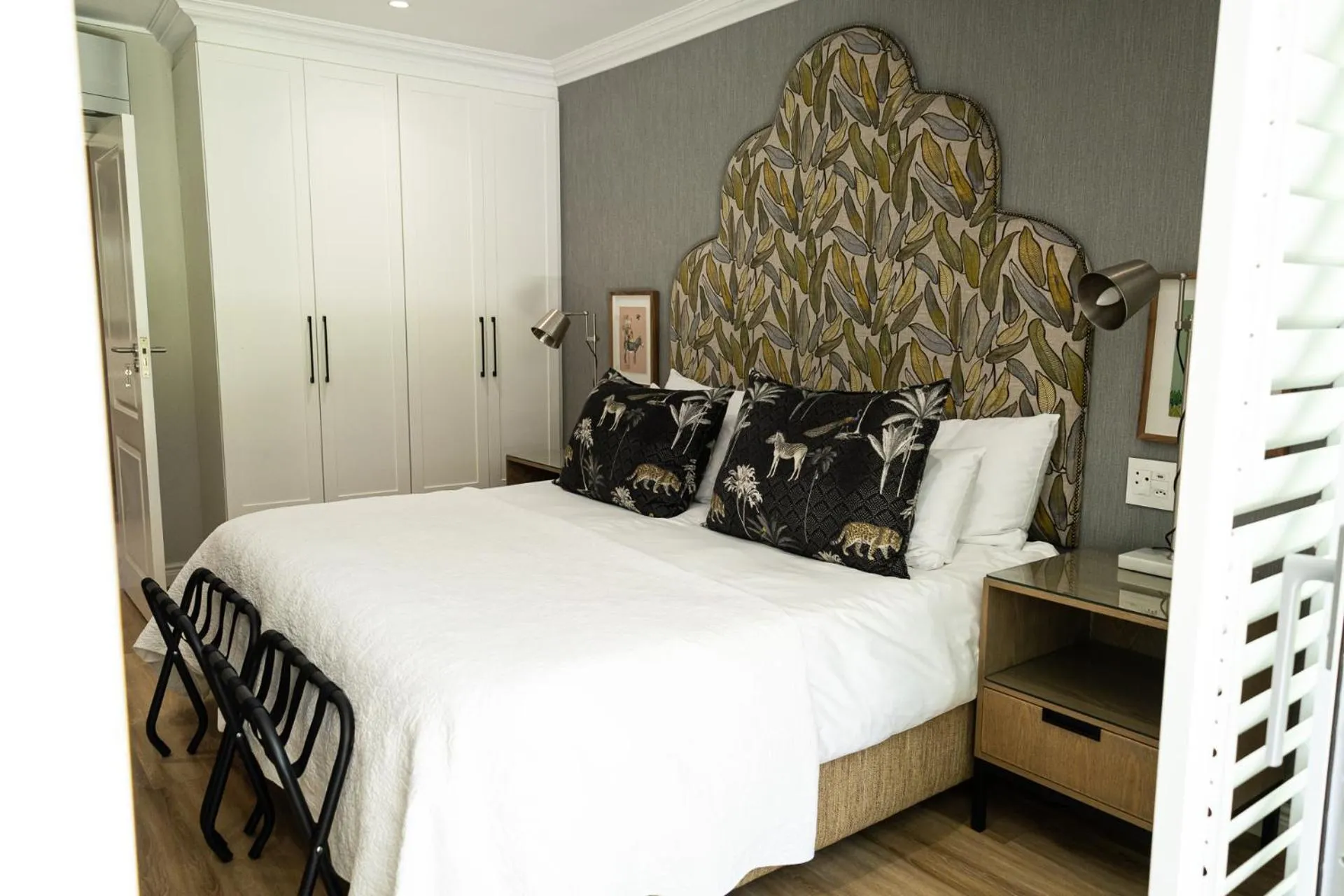 Bed in Cape Village Lodge