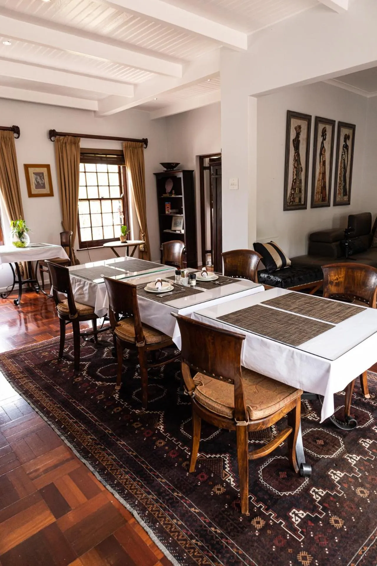 Breakfast in Cape Village Lodge