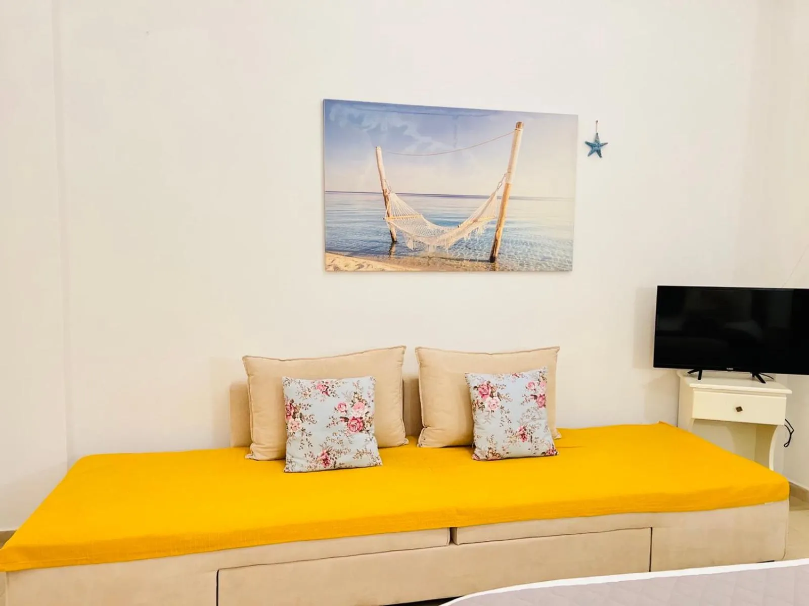 Living room, Bed in Gerani Studios