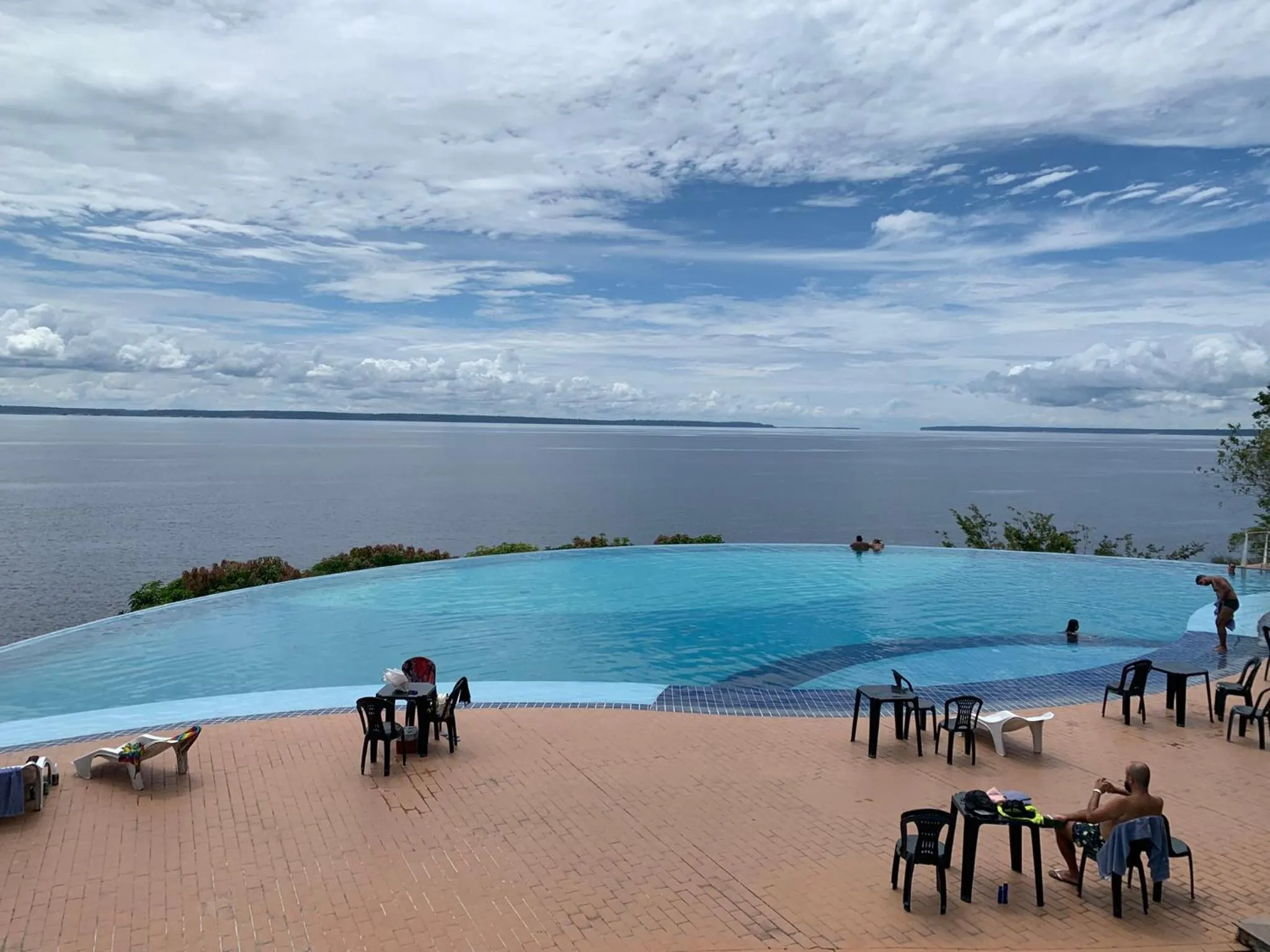 Pool view in Tropical Executive Hotel