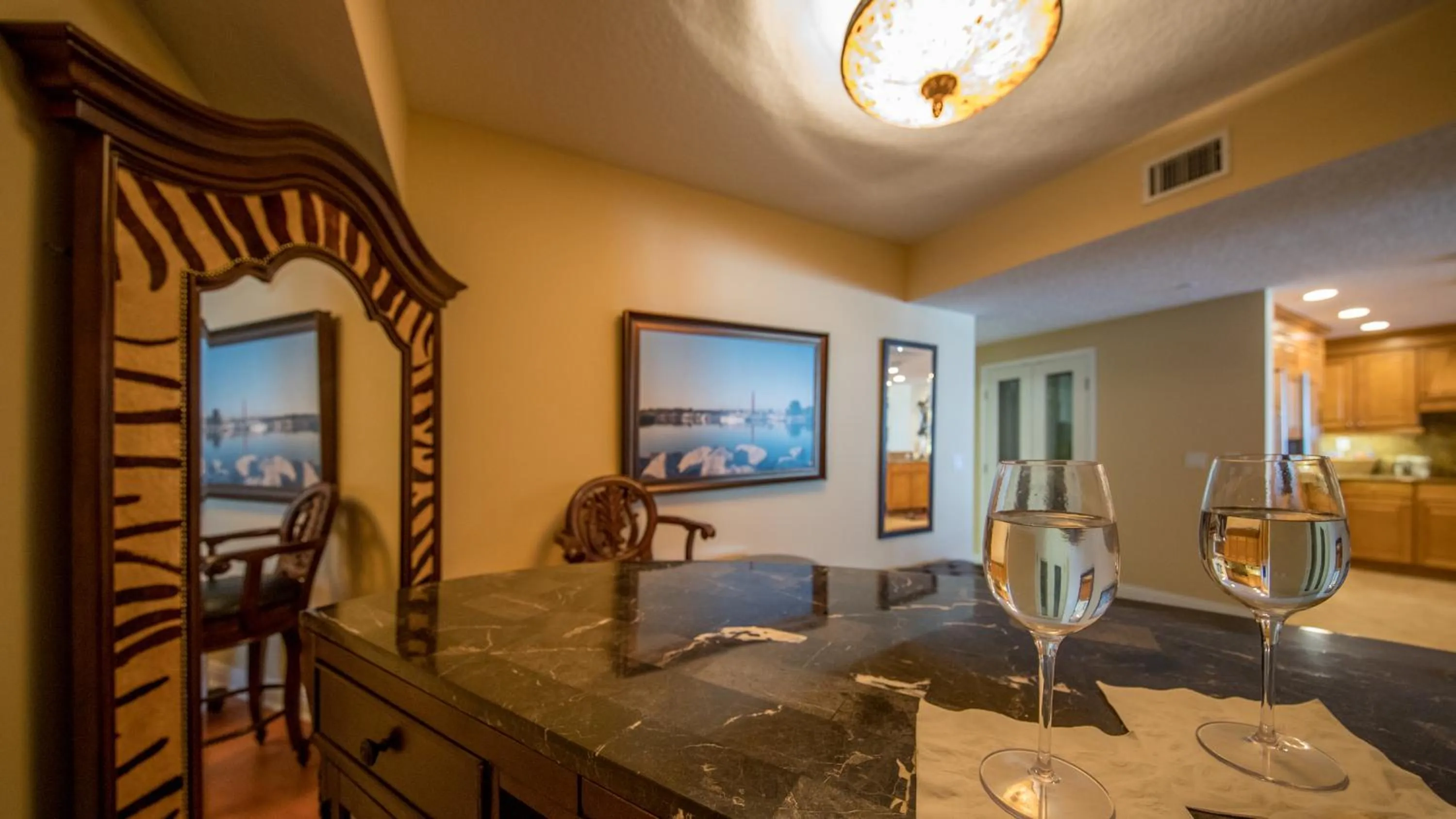 Lounge or bar in Family Friendly - Direct Oceanfront Sanibel 303