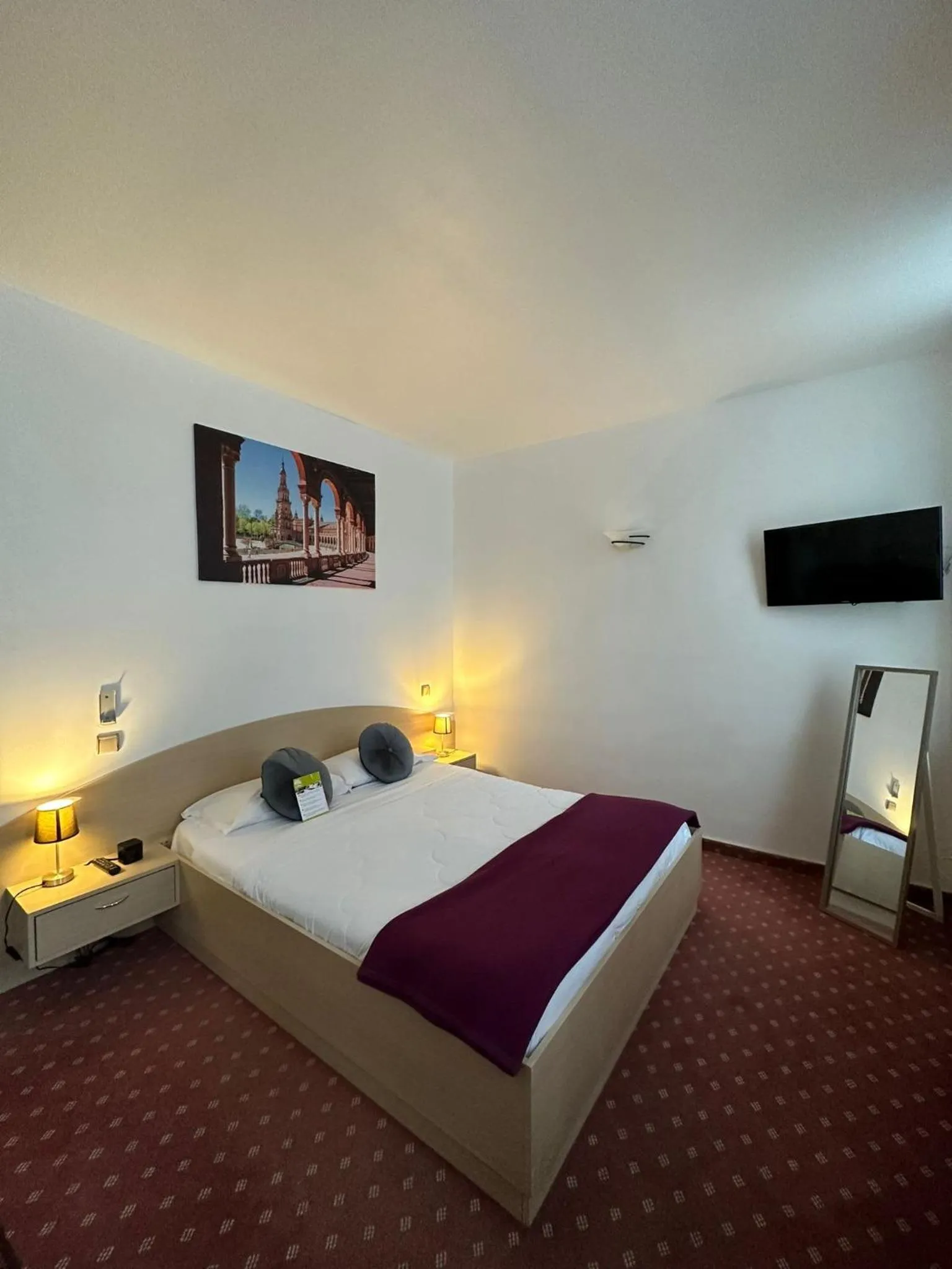 Photo of the whole room, Bed in Les Reflets Jaunes