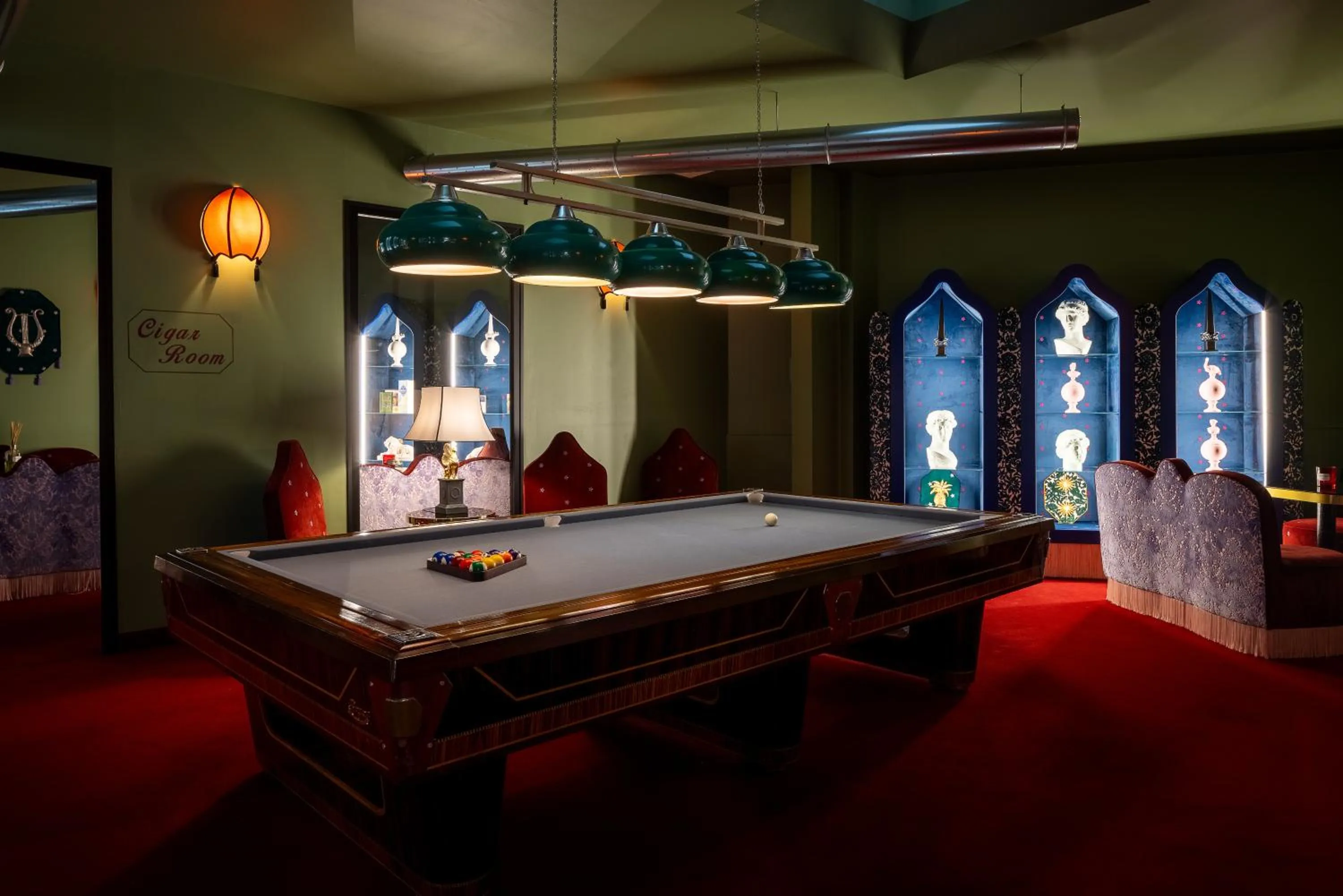 Billiard in Hotel Number Nine