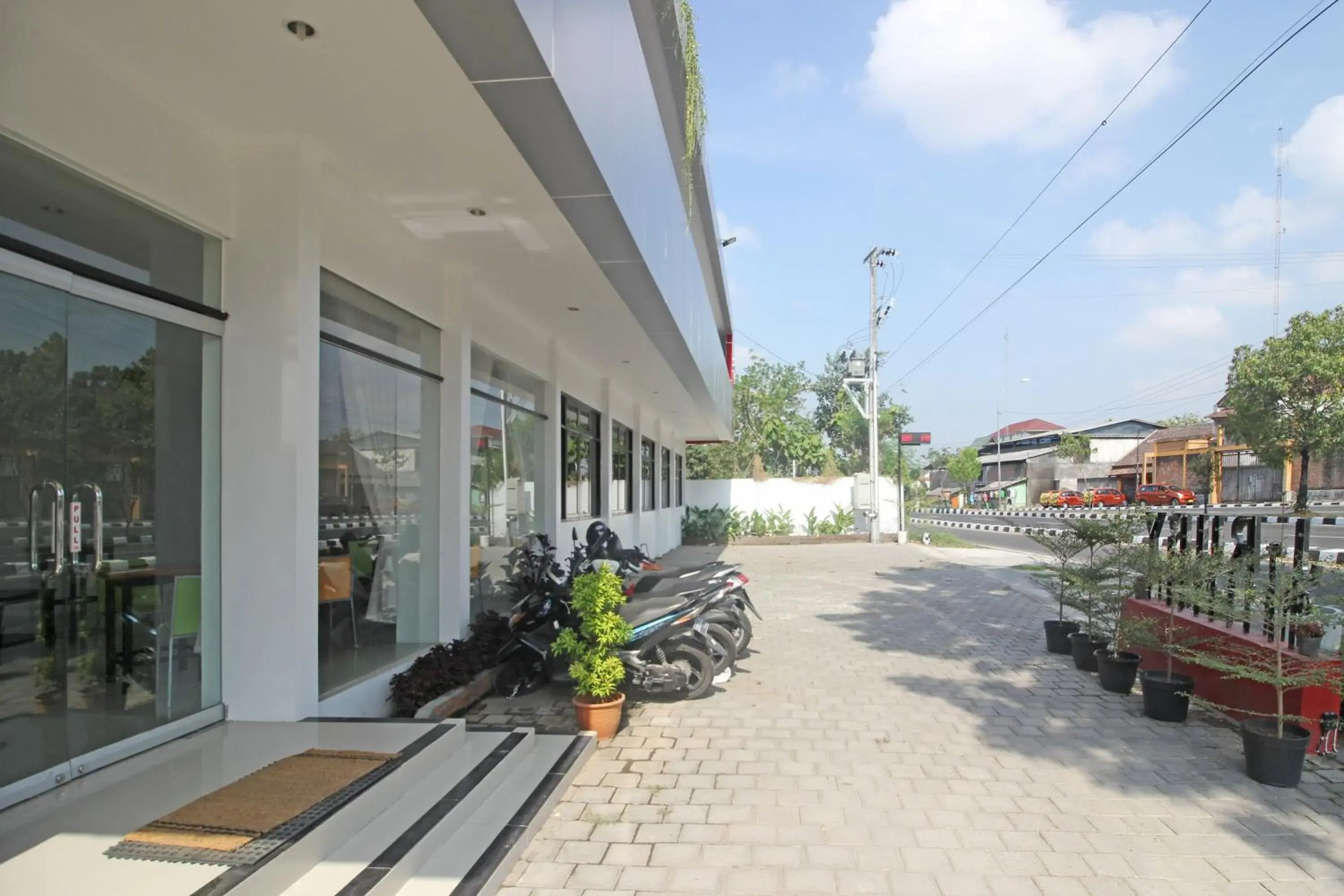 Property building in RedDoorz @ Jalan Ringroad Selatan Property building in RedDoorz @ Jalan Ringroad Selatan