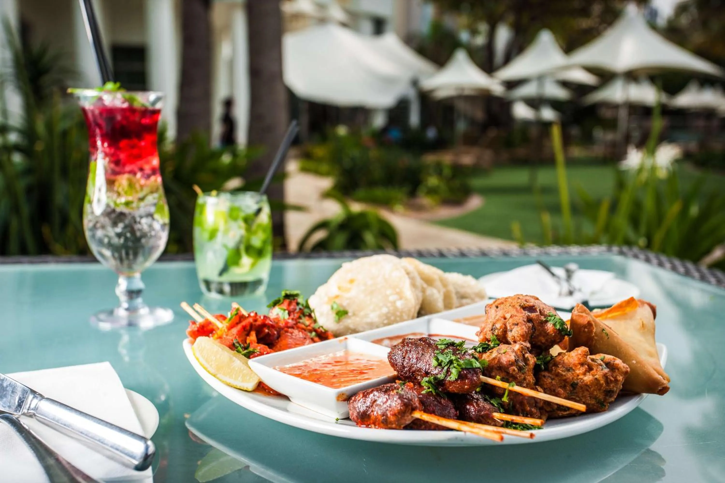 Restaurant/places to eat in Suncoast Hotel & Towers