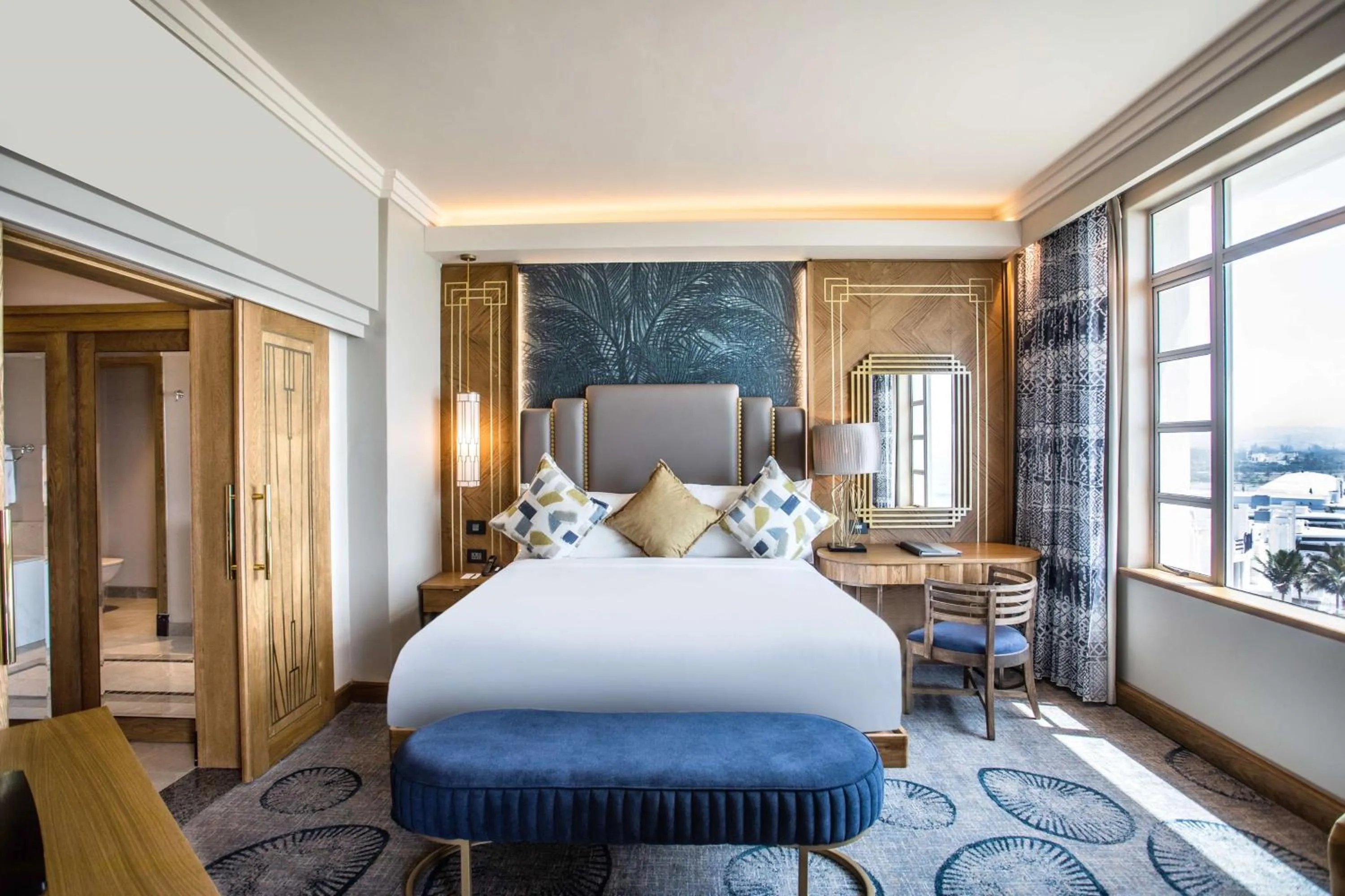 Photo of the whole room, Bed in Suncoast Hotel & Towers