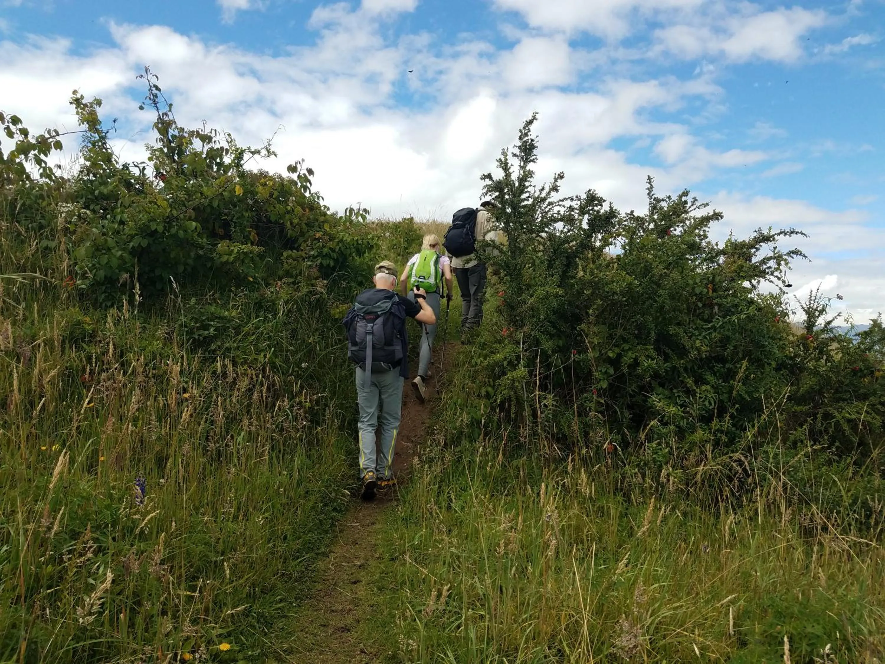 Hiking in Ilatoa Lodge