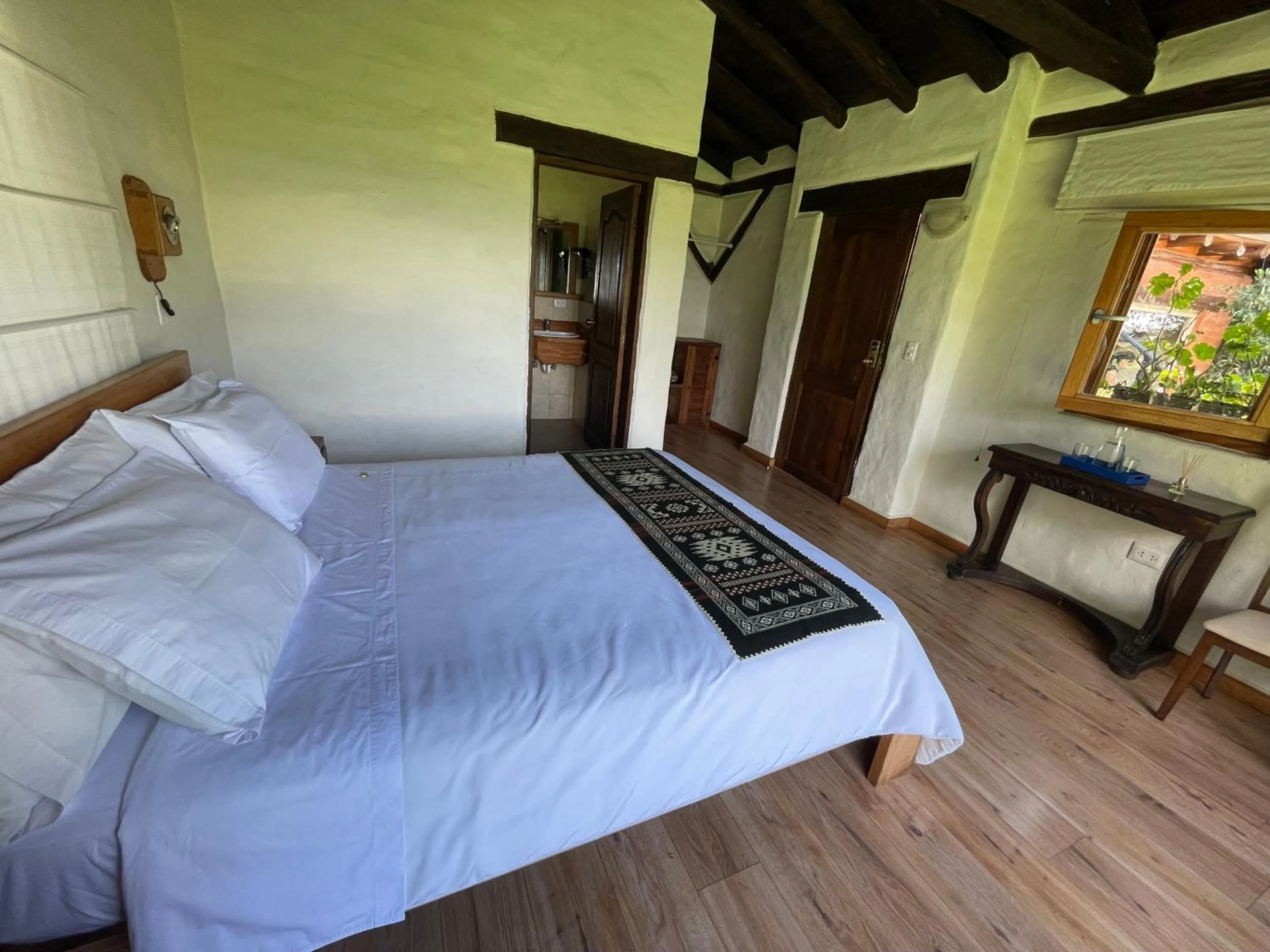 Bed in Ilatoa Lodge