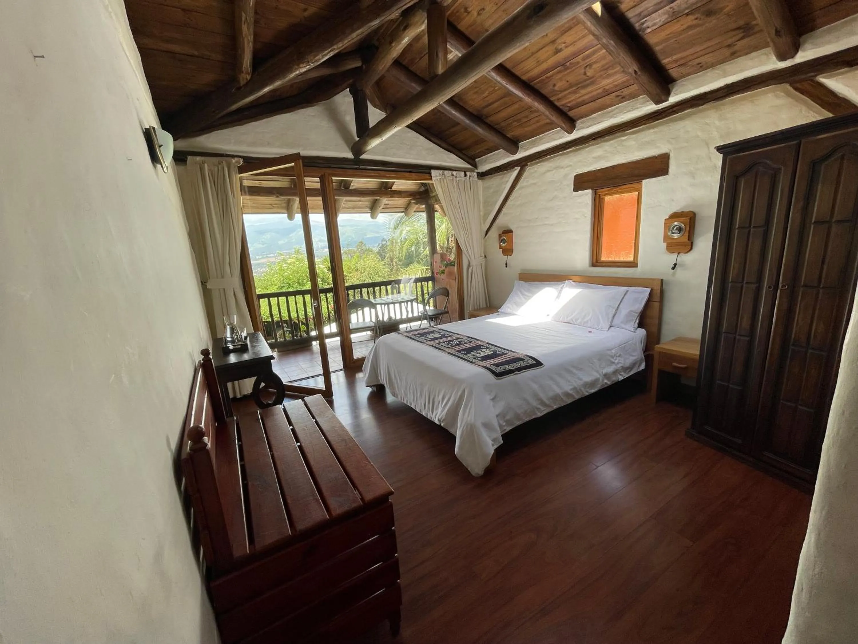 Bed in Ilatoa Lodge