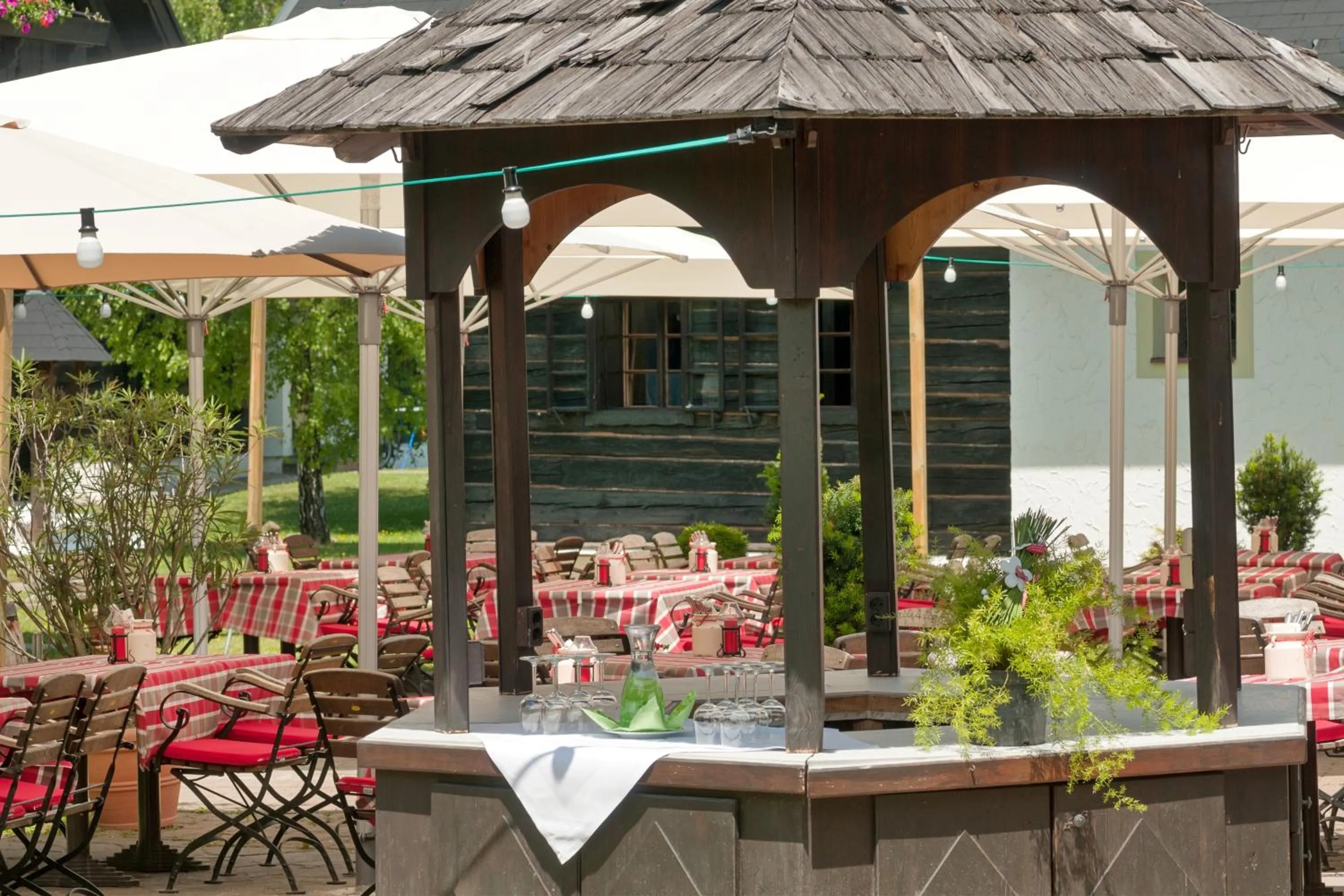Restaurant/places to eat in Naturel Hoteldorf Seeleitn