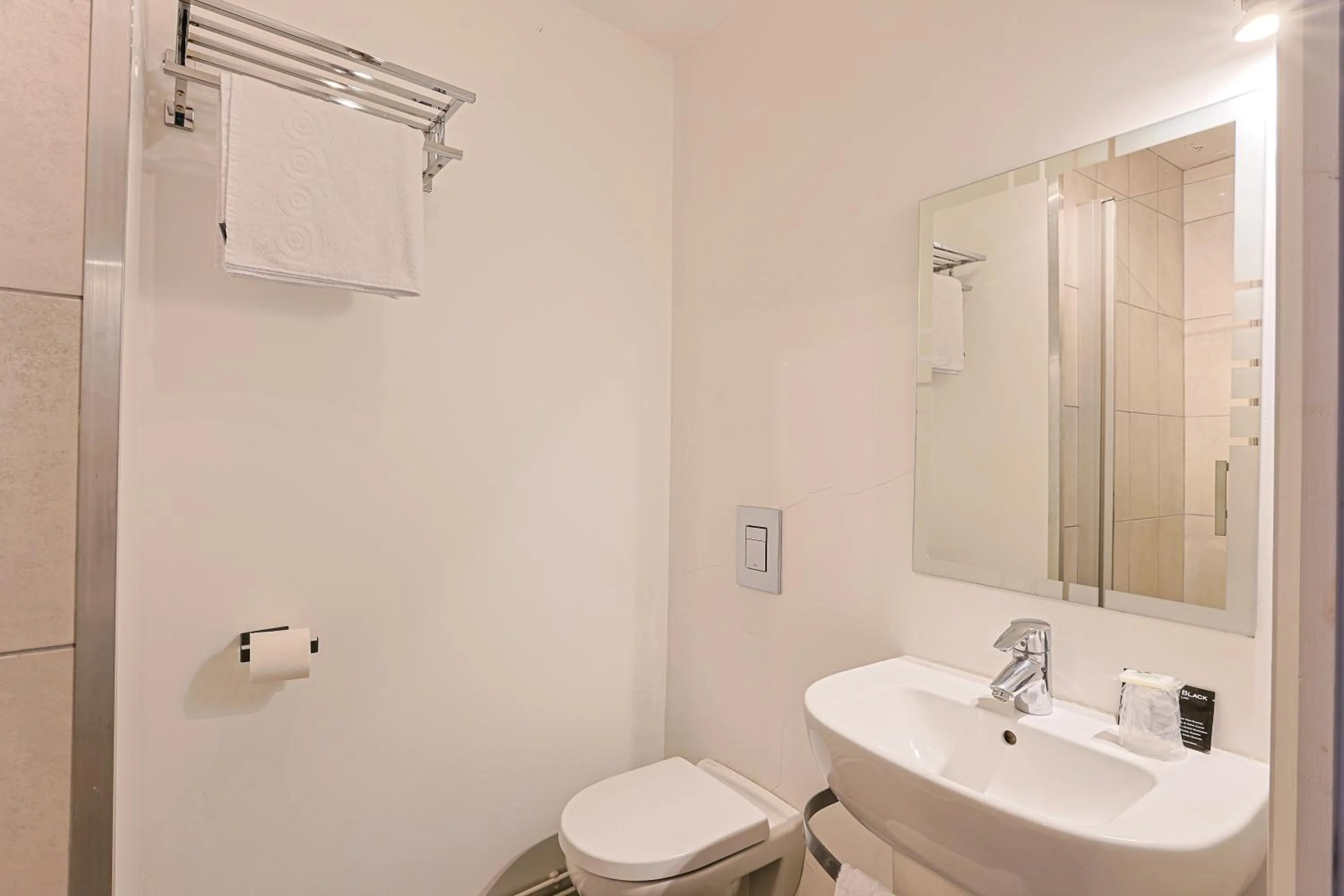 Shower in Hôtel François d'O