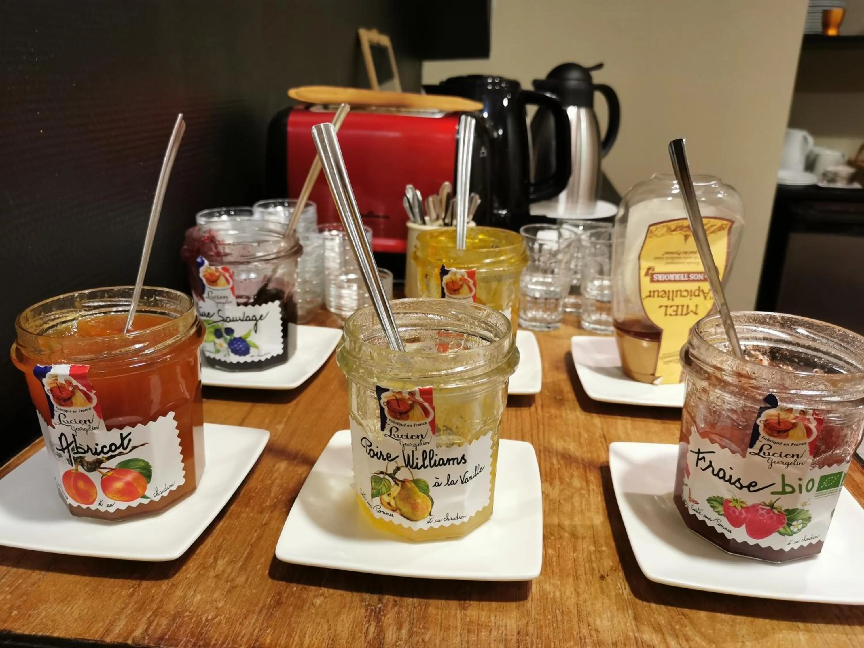 Buffet breakfast in Hôtel François d'O